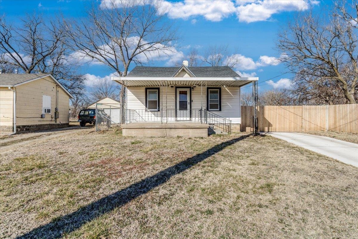 1025 N Saint Paul St Property Photo