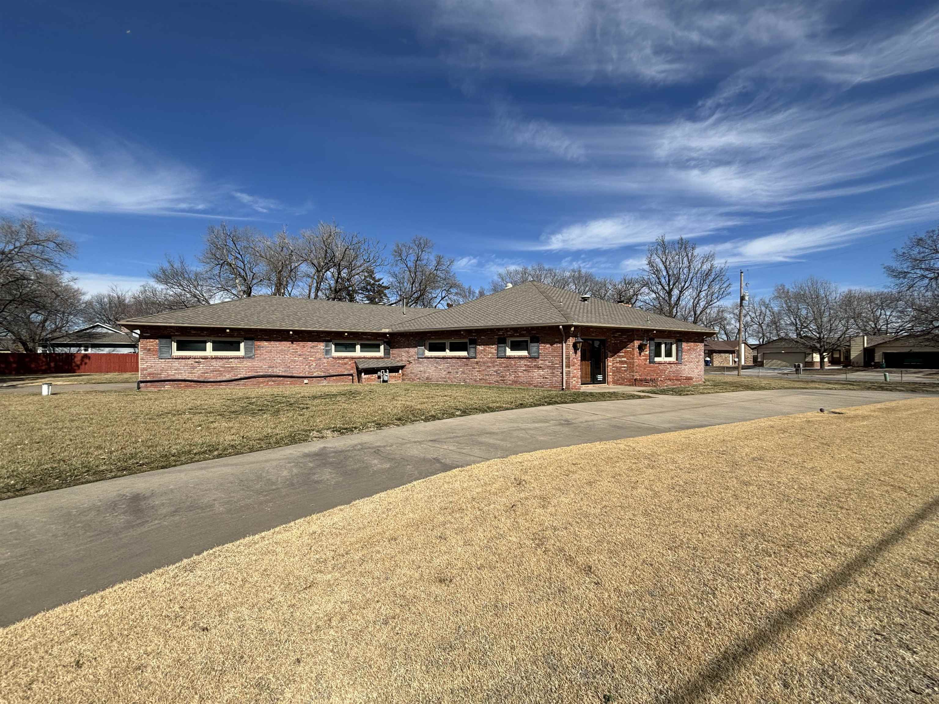 10810 W Maple Property Photo
