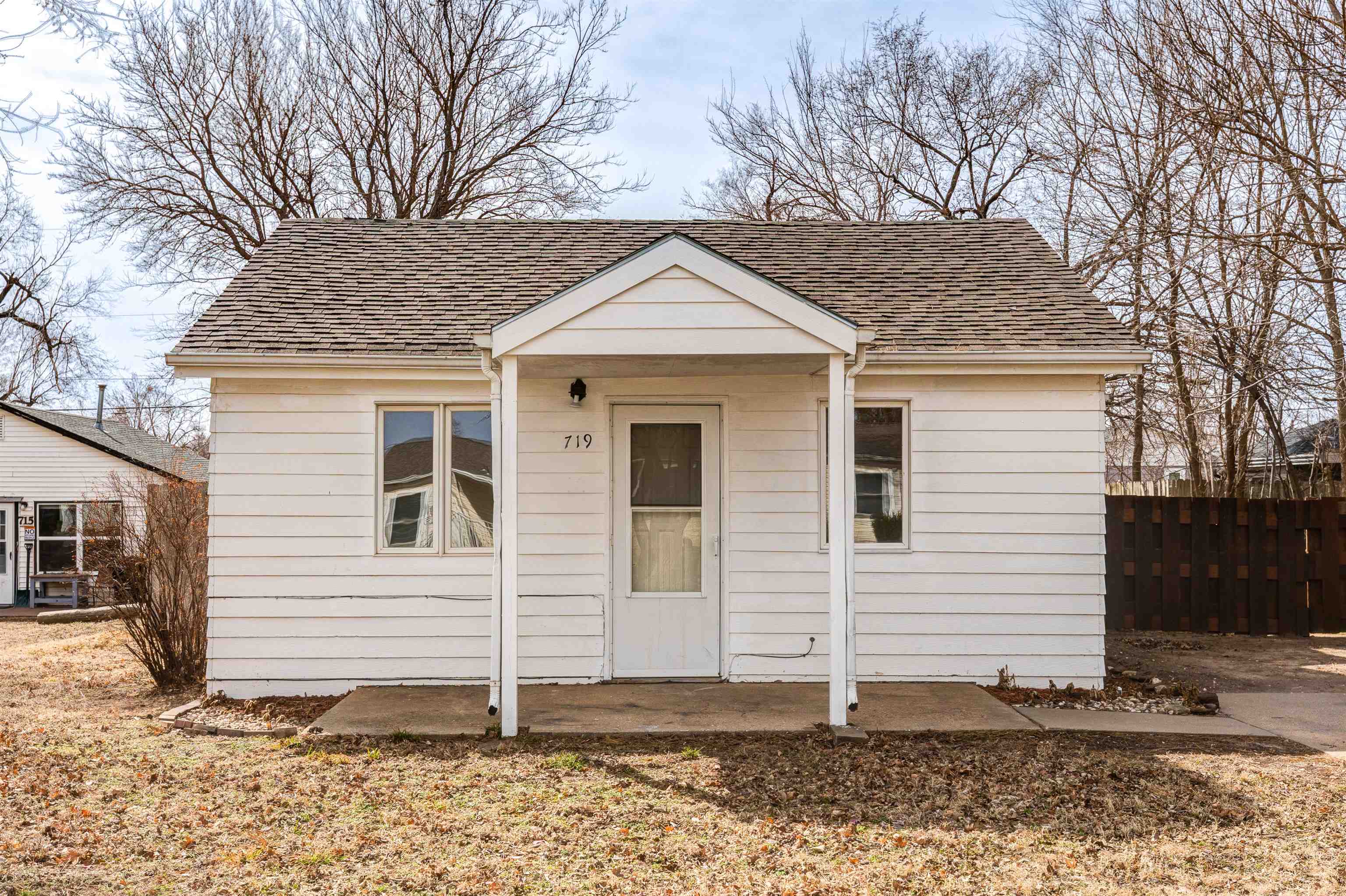 719 Maple Ave Property Photo