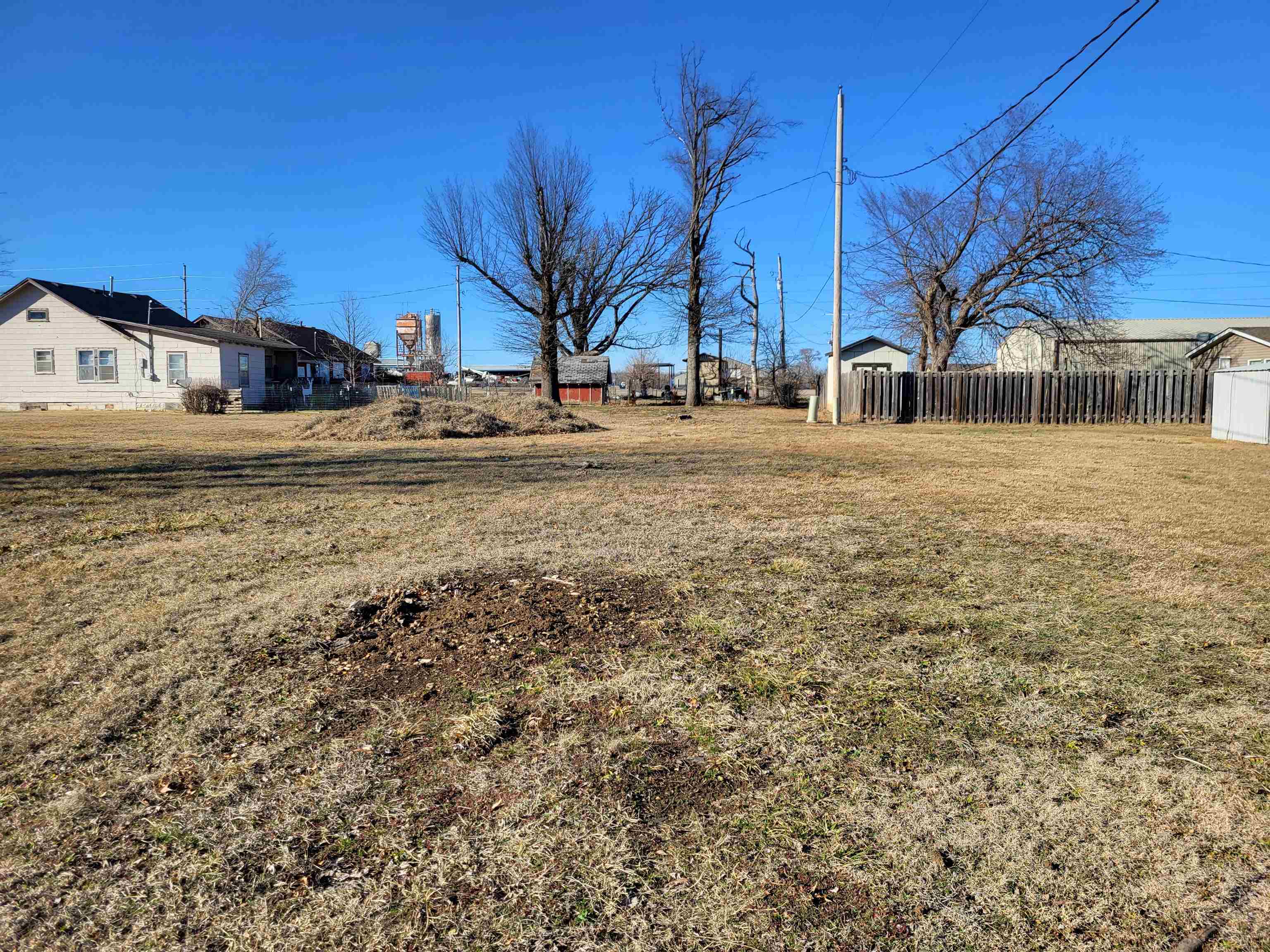 602 N Plum St Property Photo 6