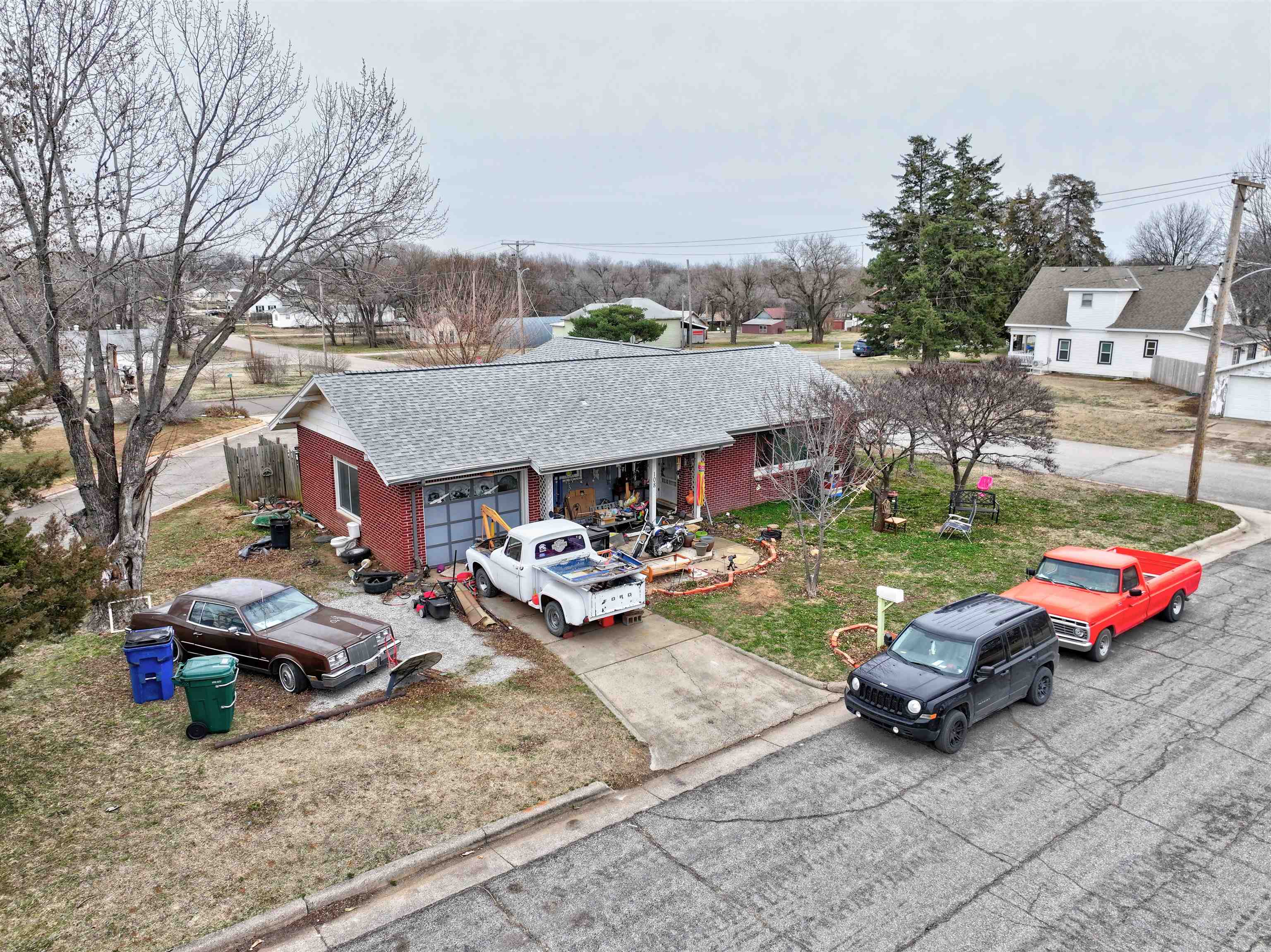 108 N Saint George St Property Photo