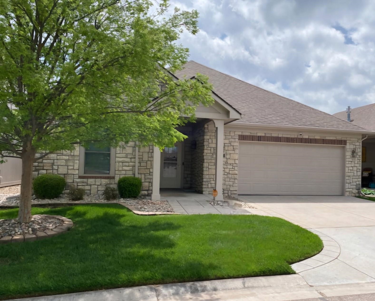 4034 N Goldenrod Ct Property Photo