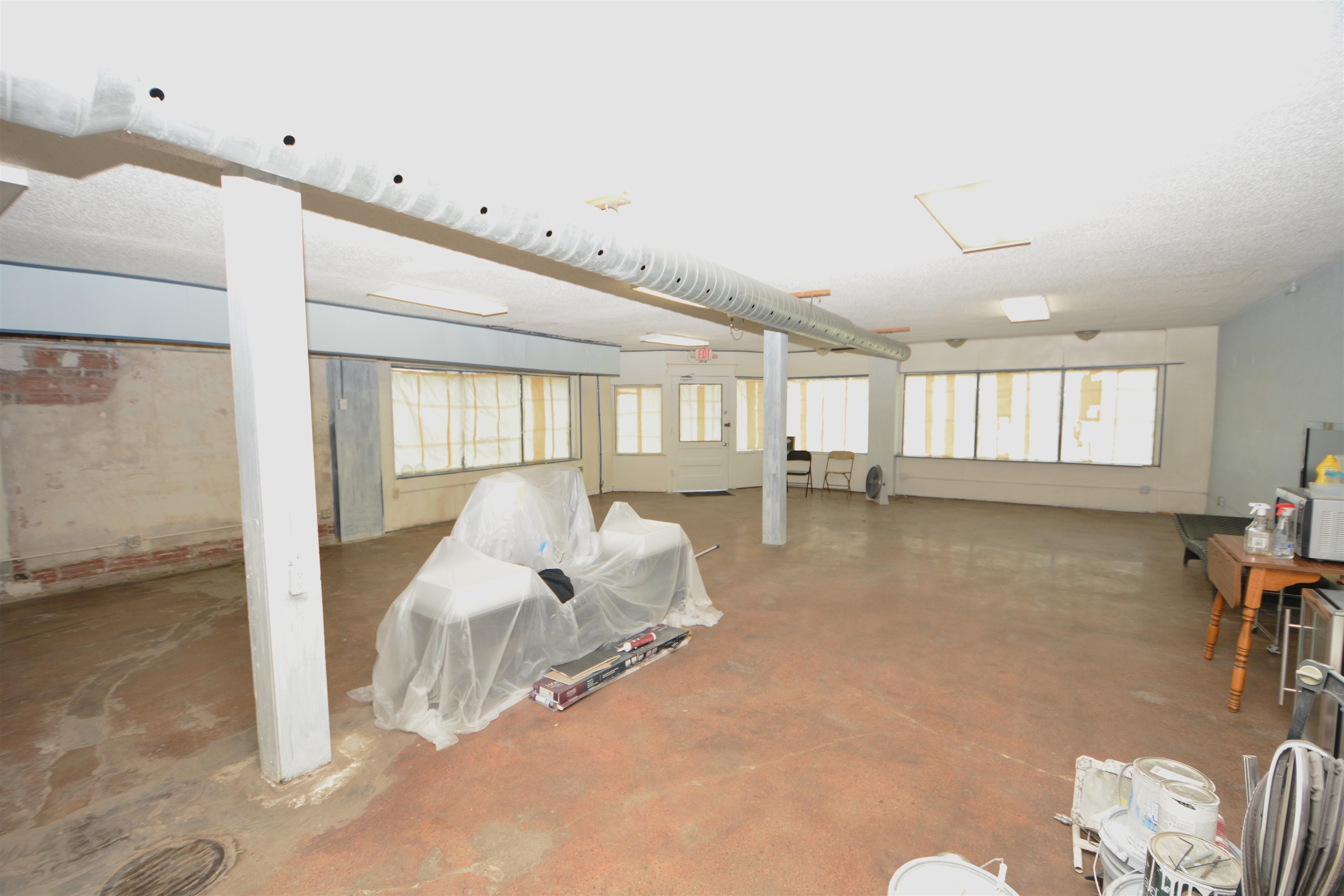 1316 W Douglas Ave Property Photo 6