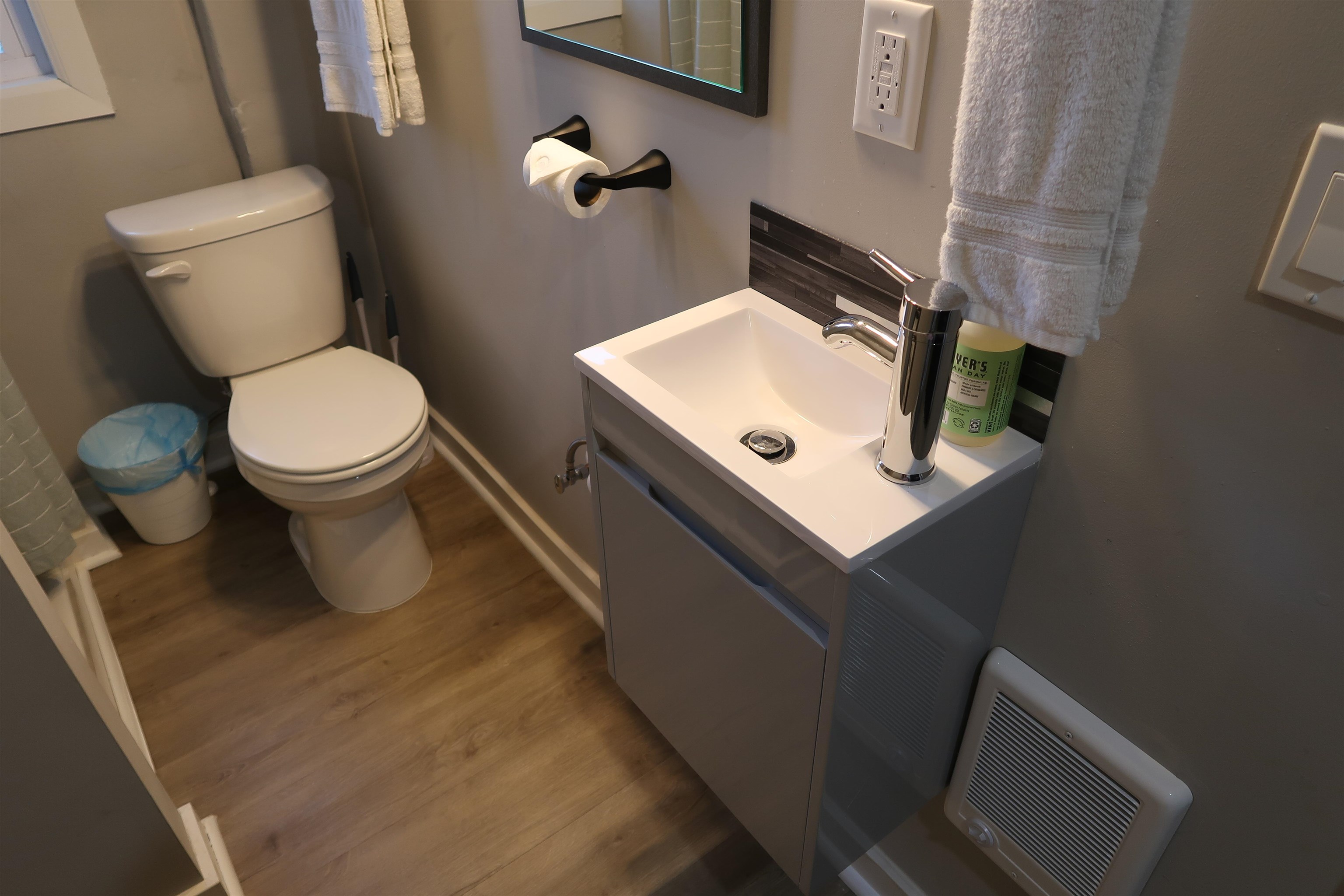 1316 W Douglas Ave Property Photo 18