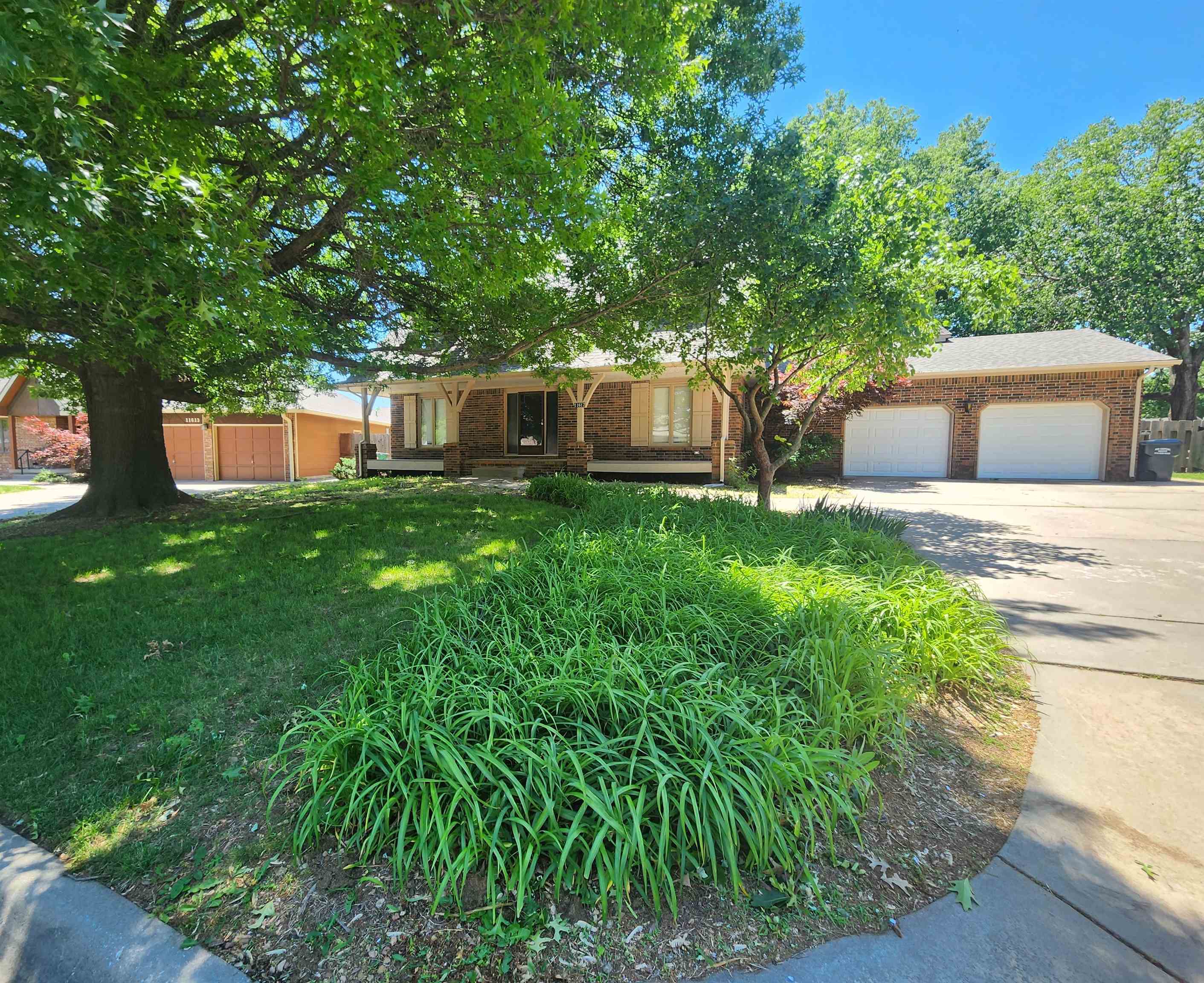 11617 W Burton Property Photo 1