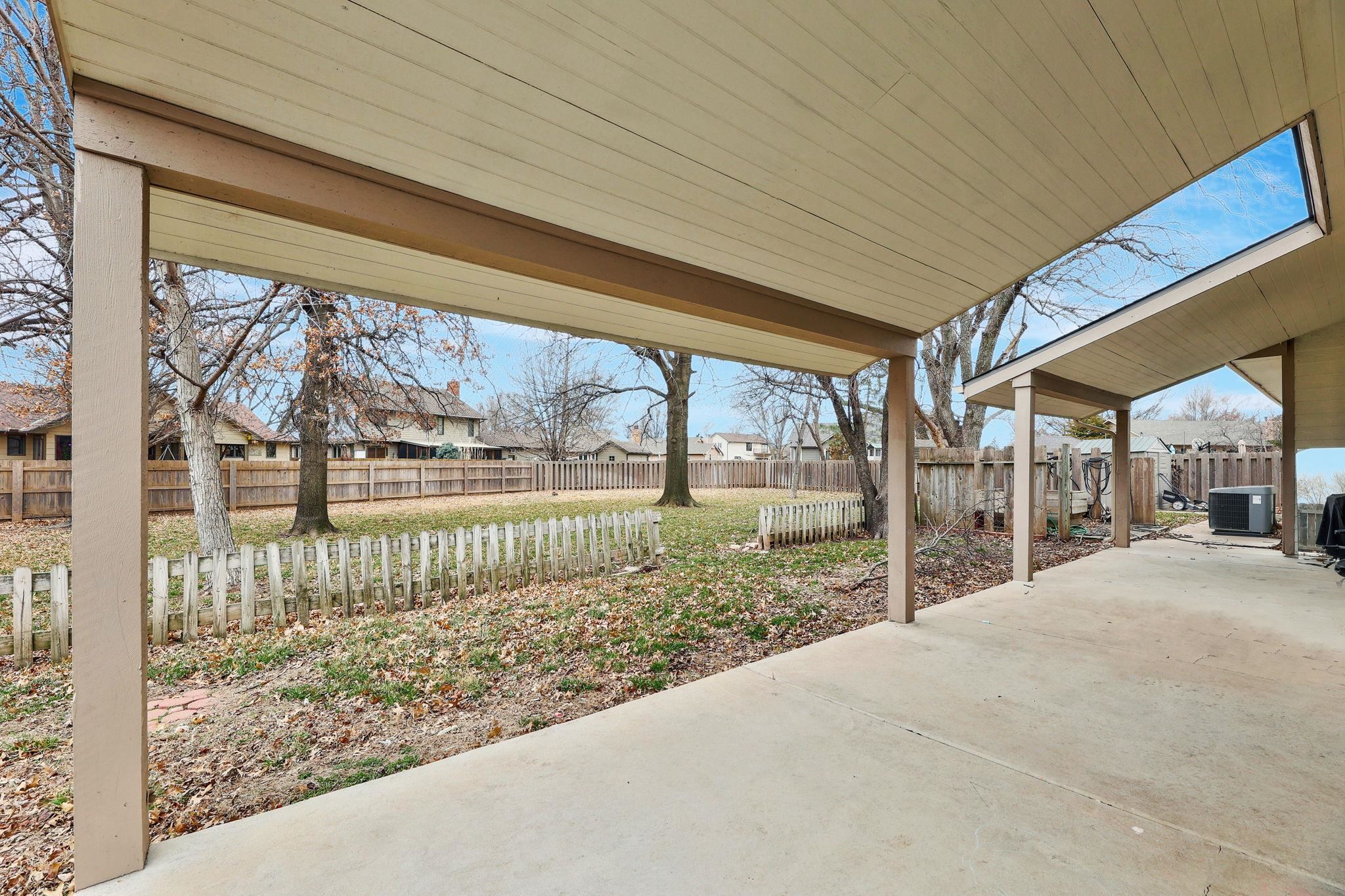 11617 W Burton Property Photo 32