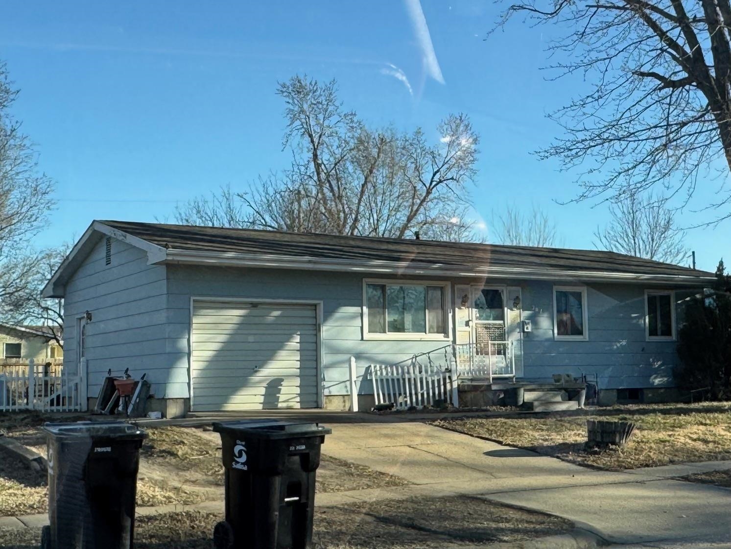 902 Lena Ave Property Photo