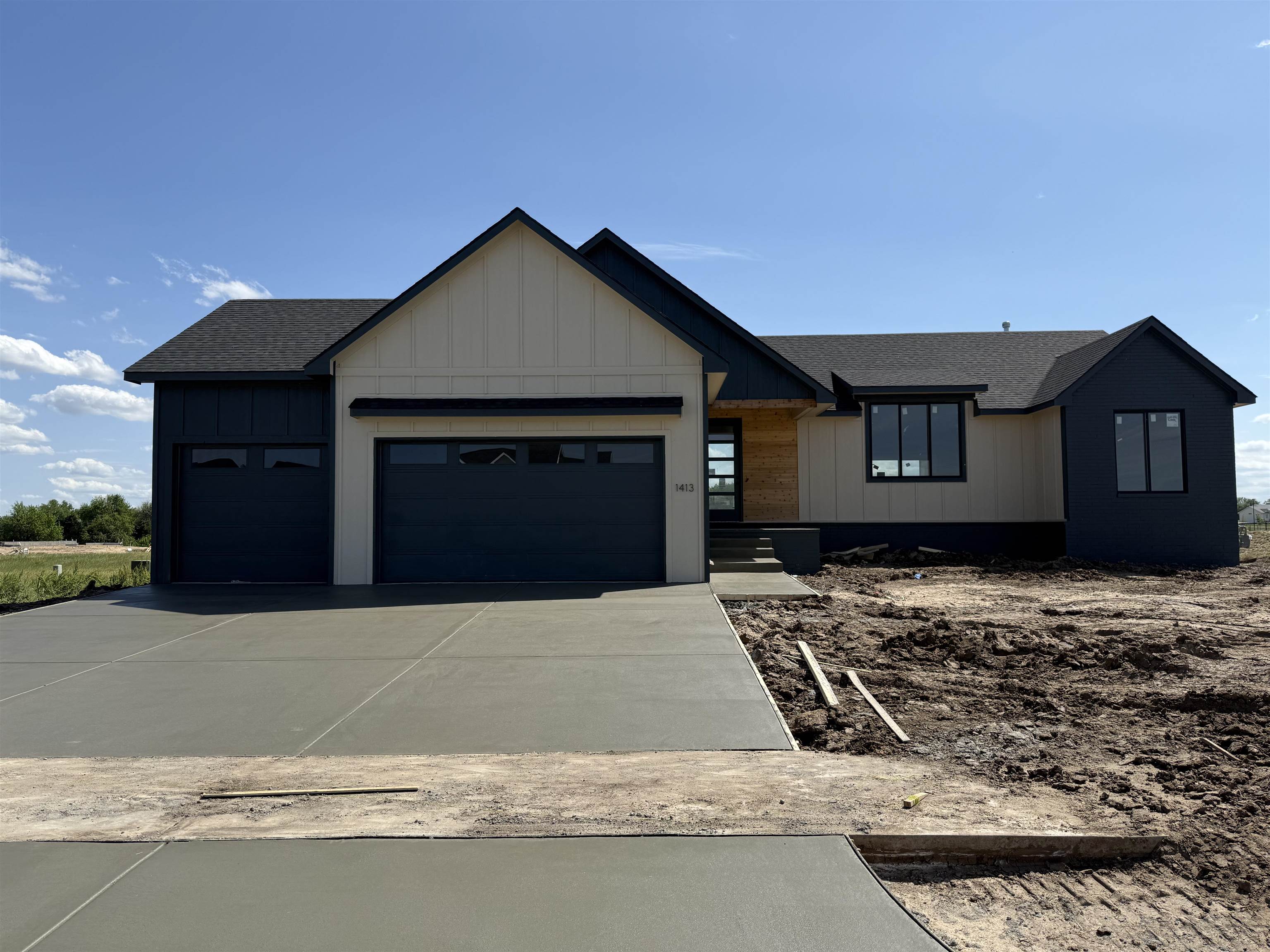 1413 W Cozy Hollow Property Photo 1