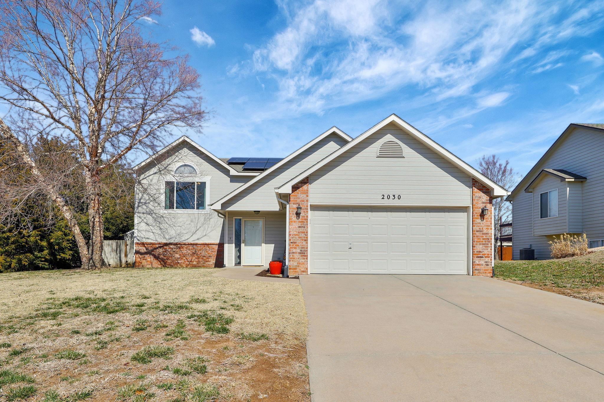 2030 E Zachary Dr Property Photo