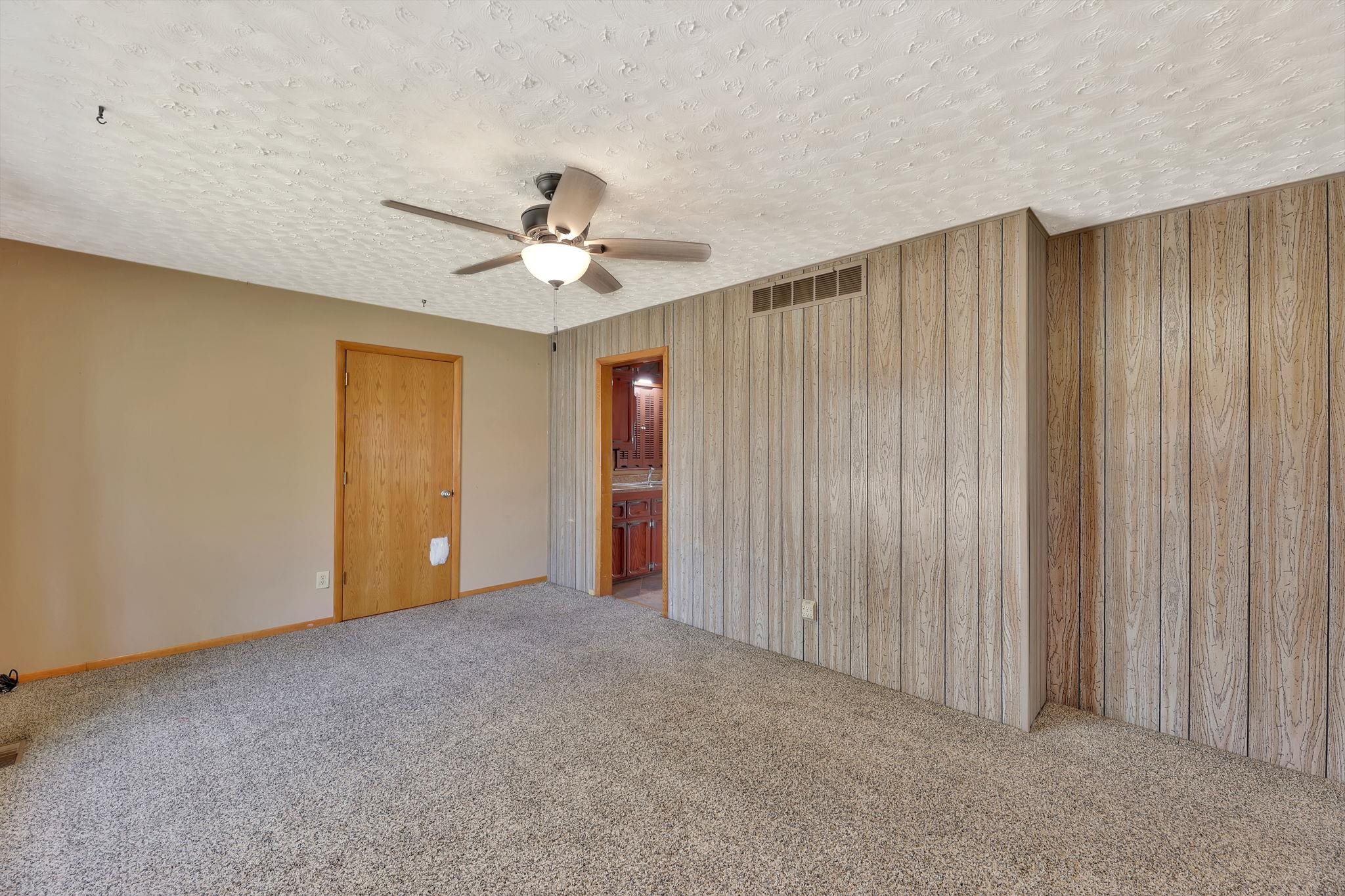 705 N Arapaho St Property Photo 6
