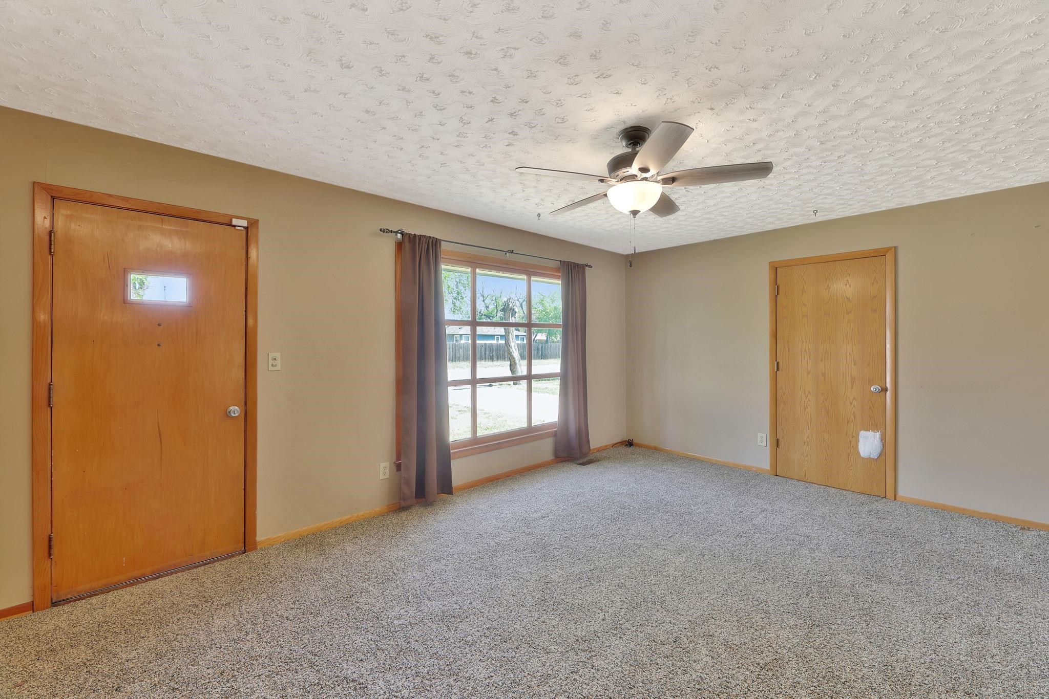 705 N Arapaho St Property Photo 8