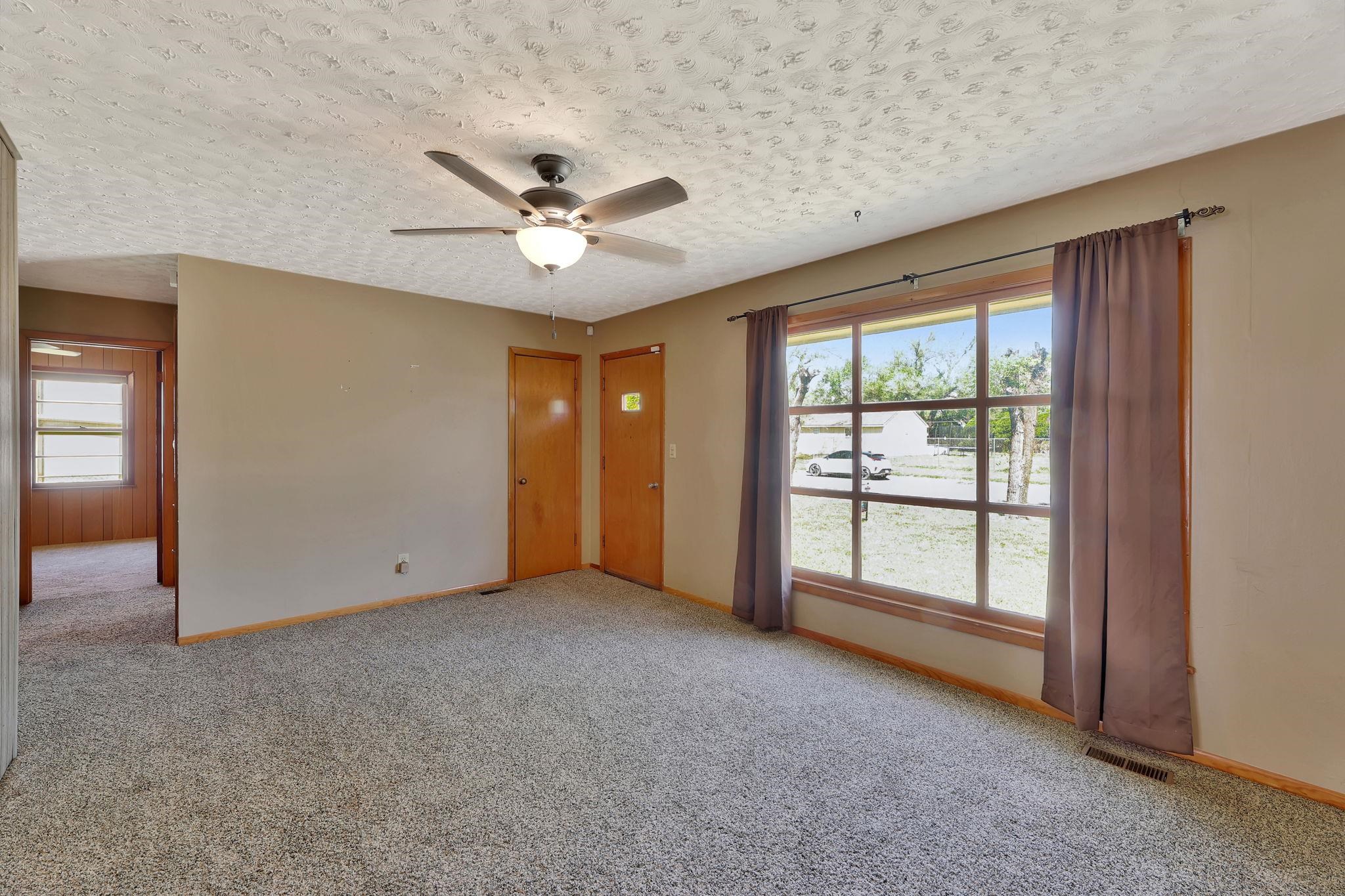 705 N Arapaho St Property Photo 9
