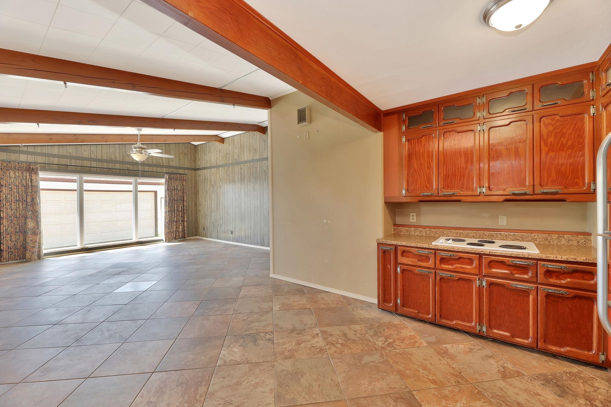 705 N Arapaho St Property Photo 11