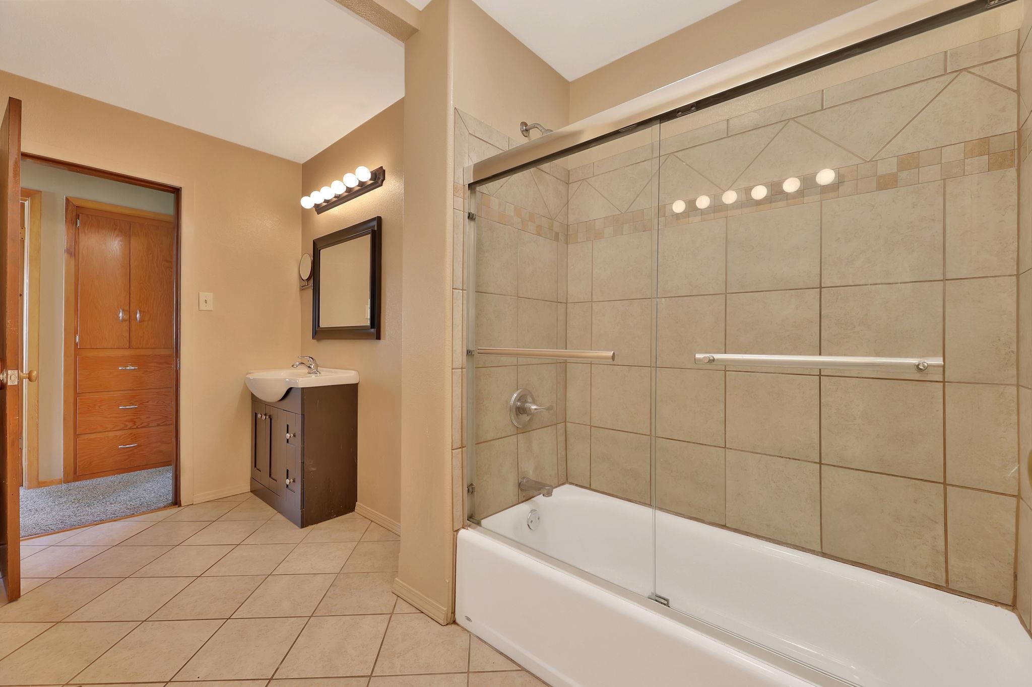 705 N Arapaho St Property Photo 25