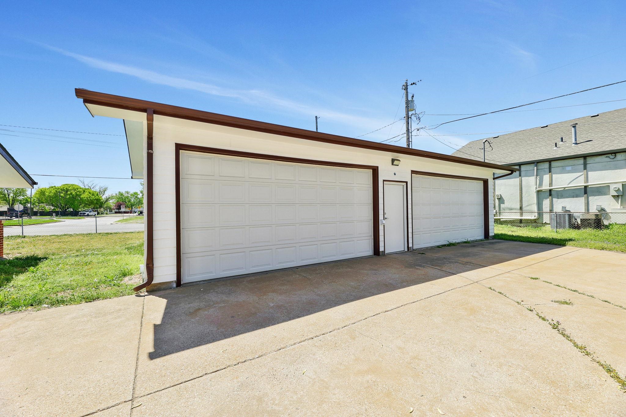 705 N Arapaho St Property Photo 32