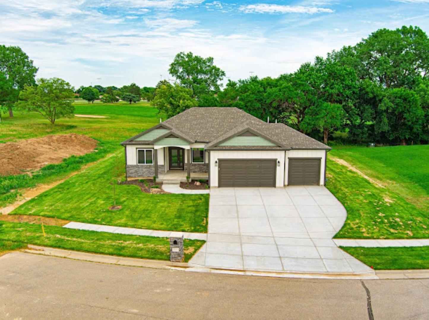 1117 Bentgrass Dr Property Photo