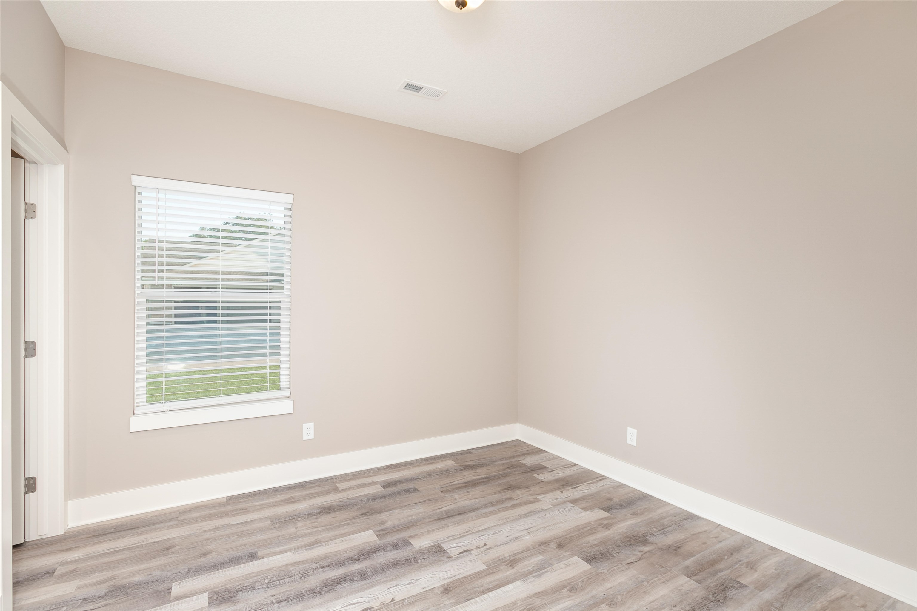 4307-4309 N Sandplum St Property Photo 16