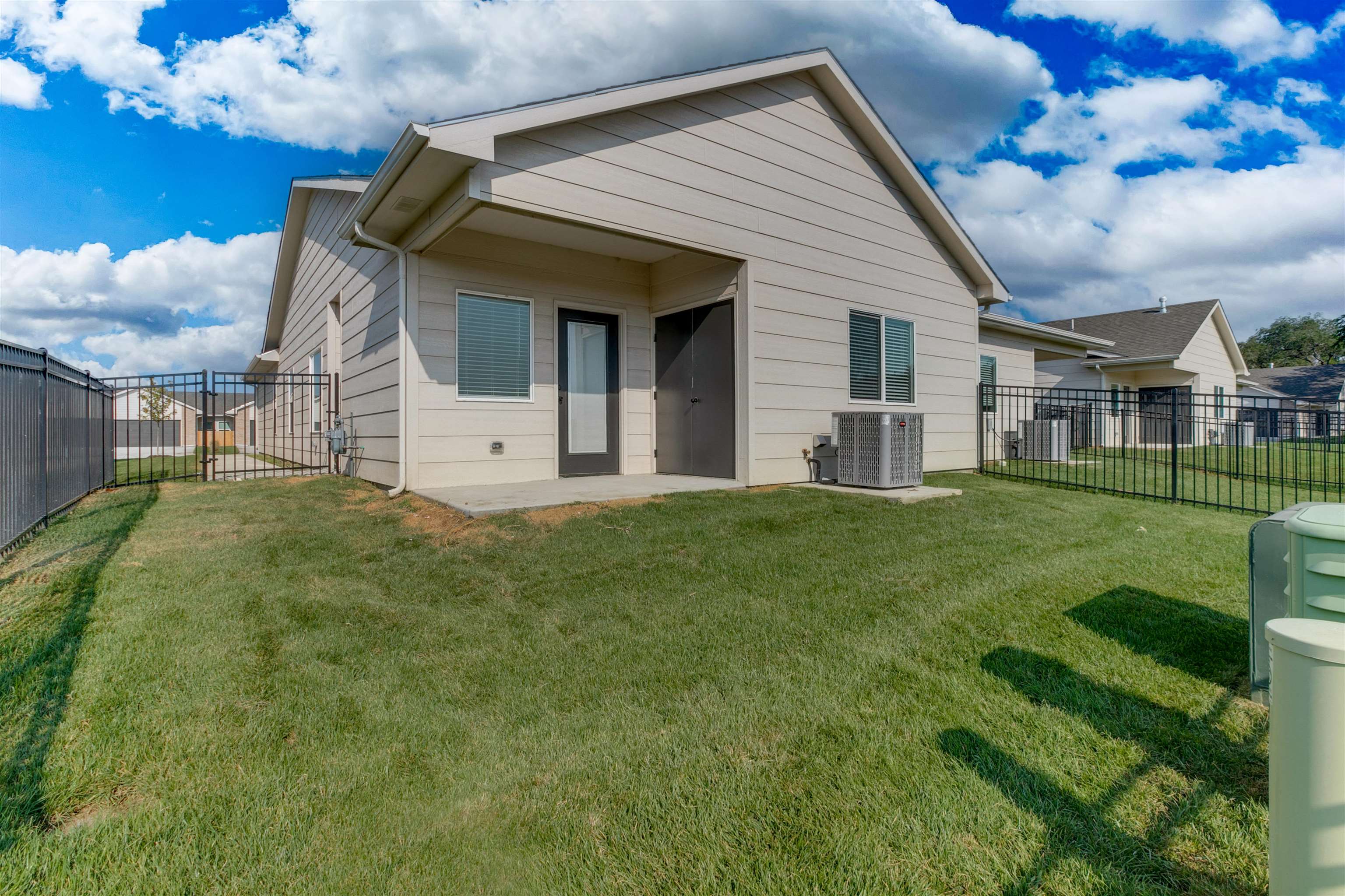 4307-4309 N Sandplum St Property Photo 23