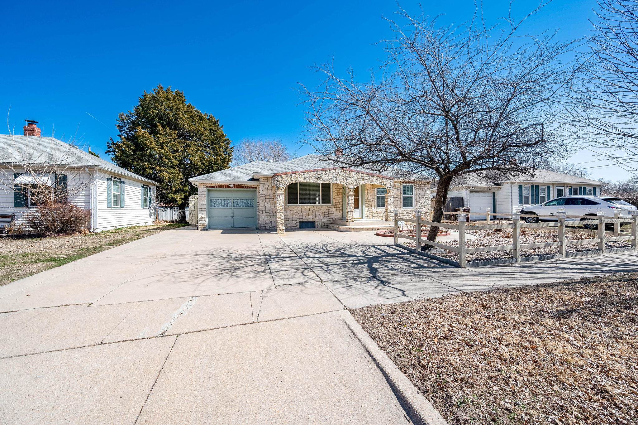 2334 S Pattie St Property Photo
