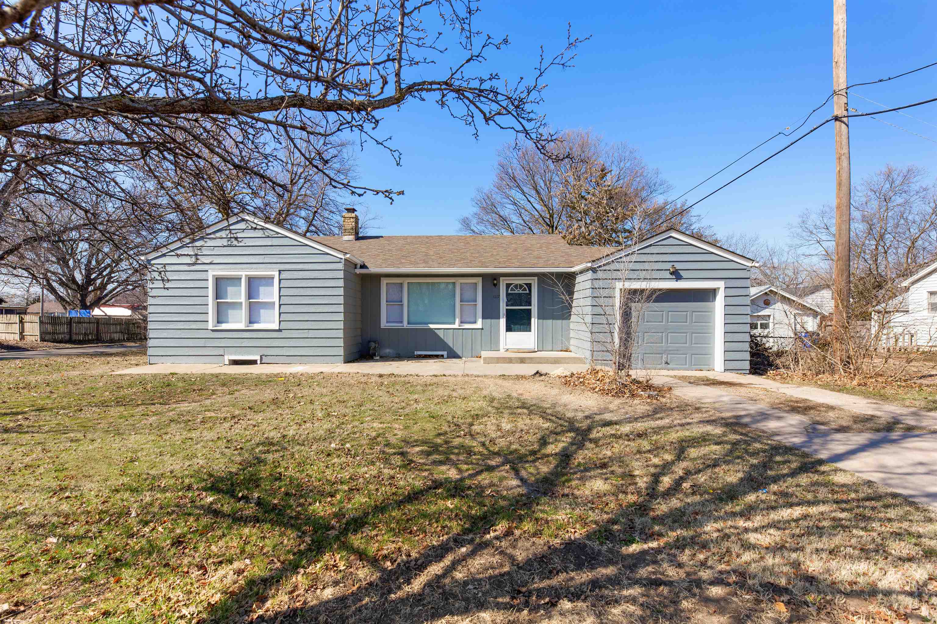 1027 S Pine St Property Photo