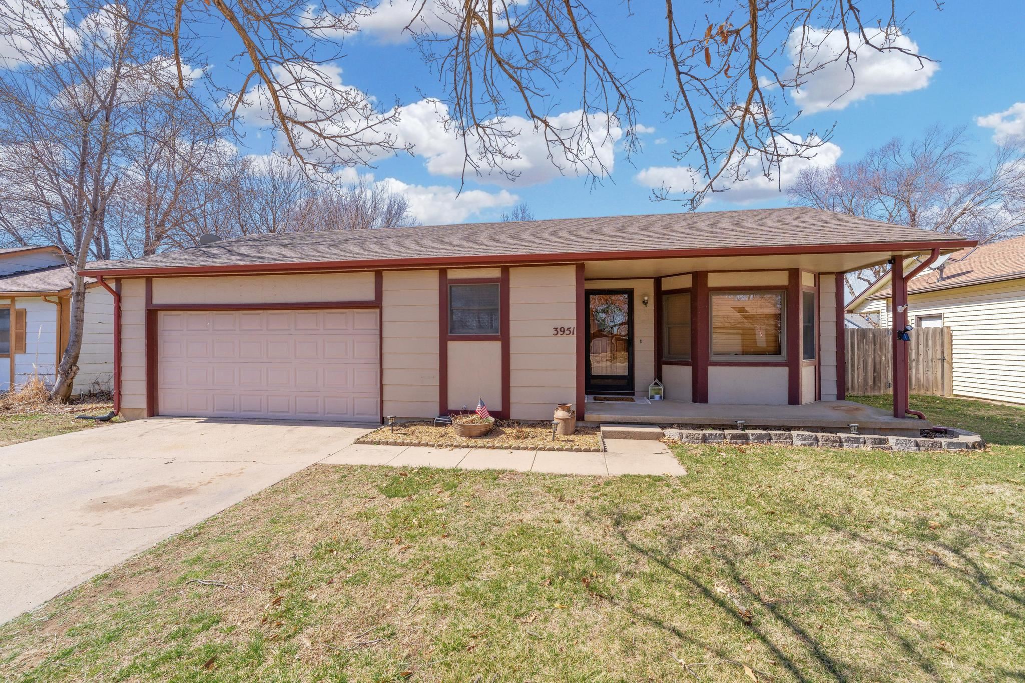 3951 S Gilda Cir Property Photo