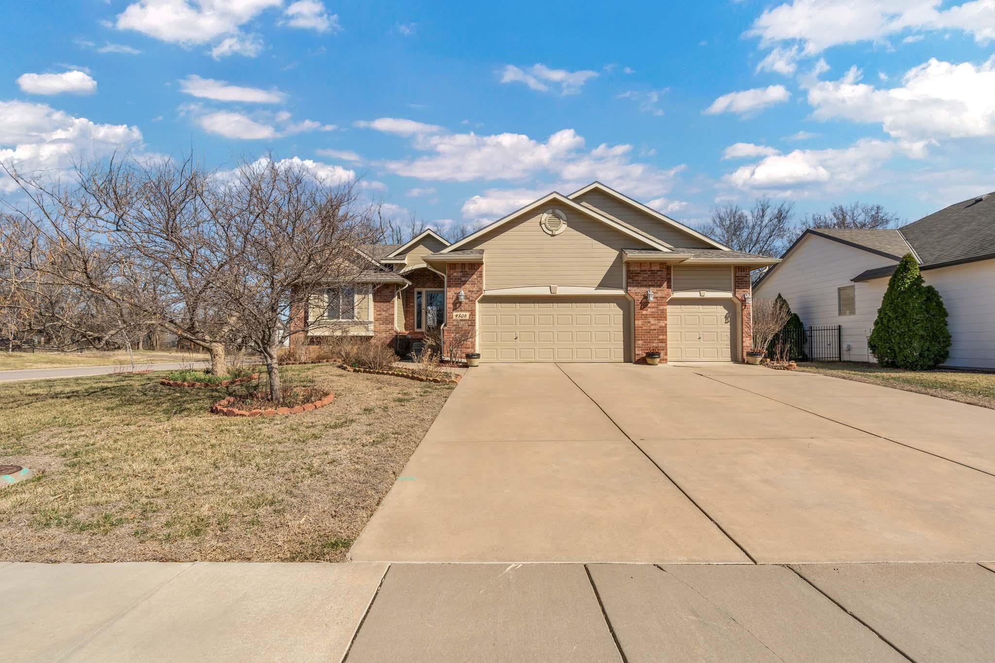 4806 N Marblefalls St. Property Photo 1