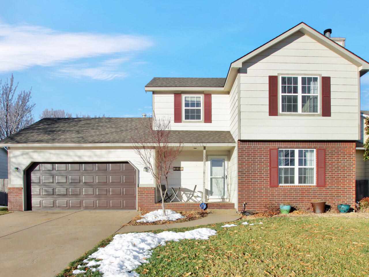 2419 N Persimmon Property Photo 1