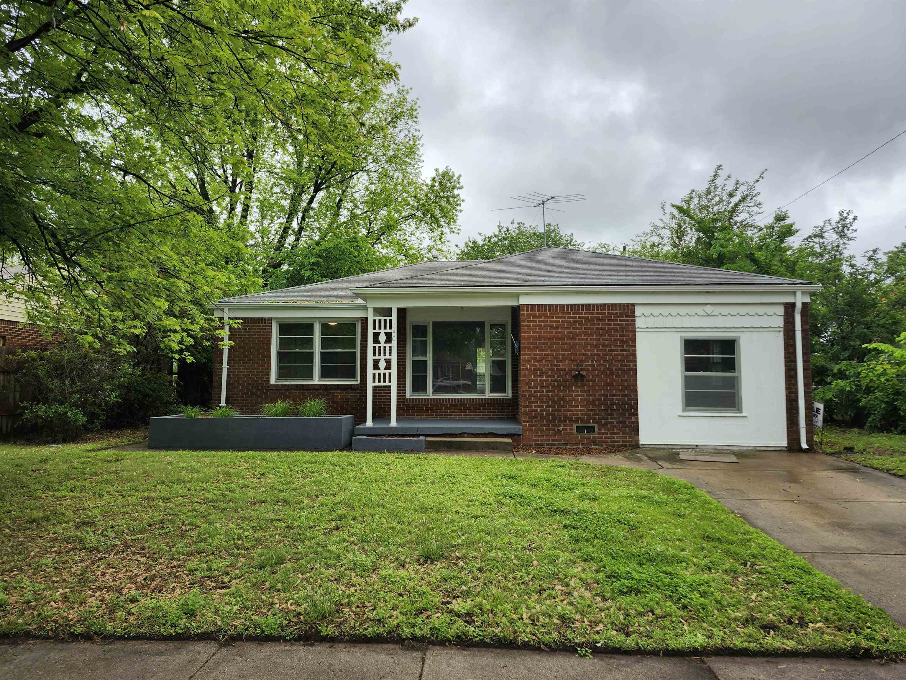 1401 E Jump Ave Property Photo