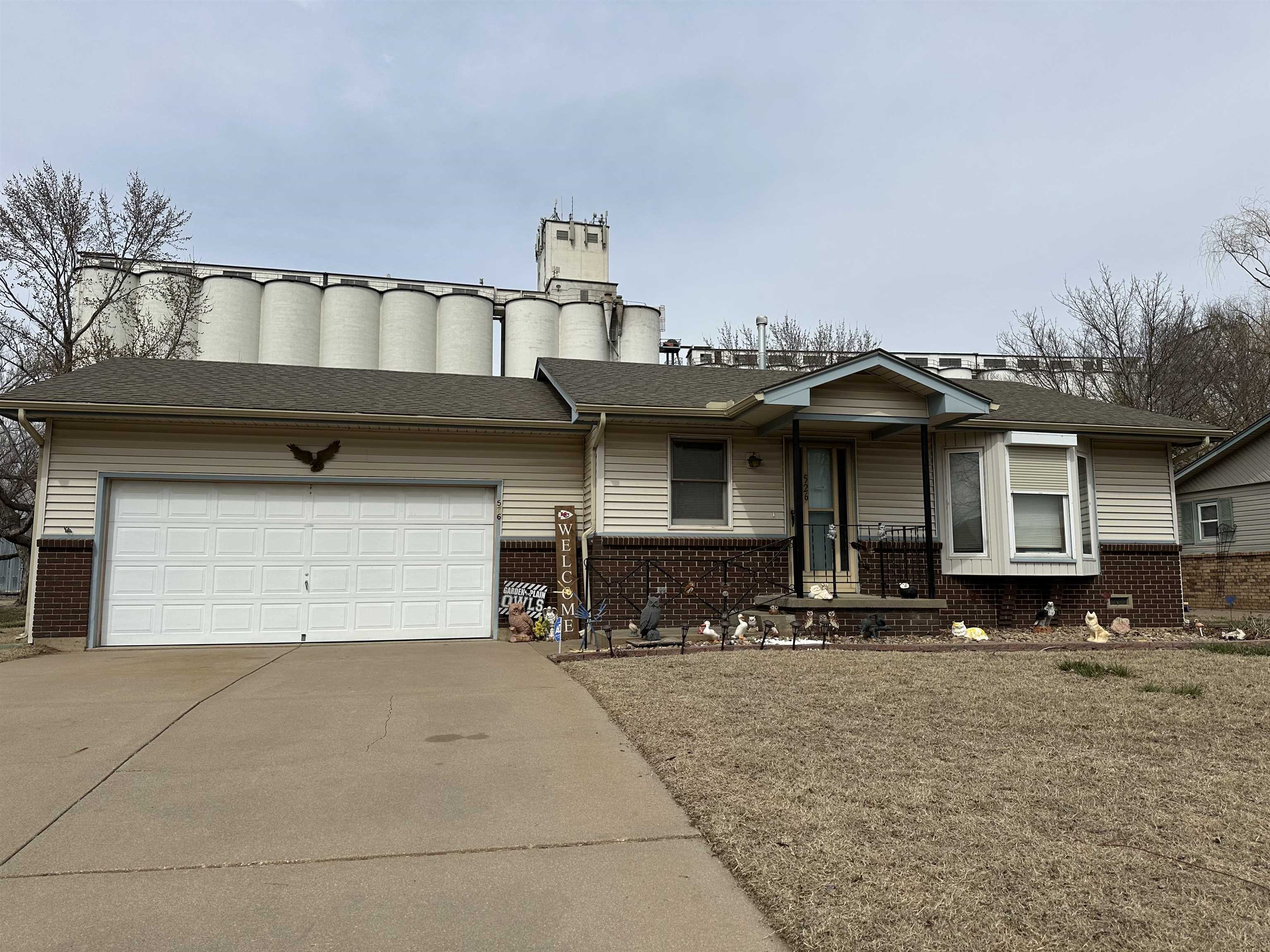 526 W Avenue D Property Photo