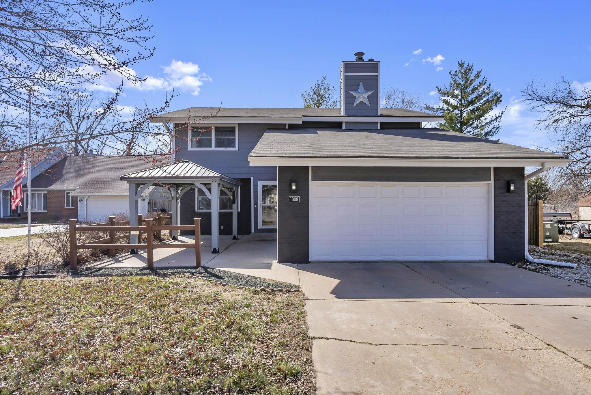 1009 Lorna Ln. Property Photo