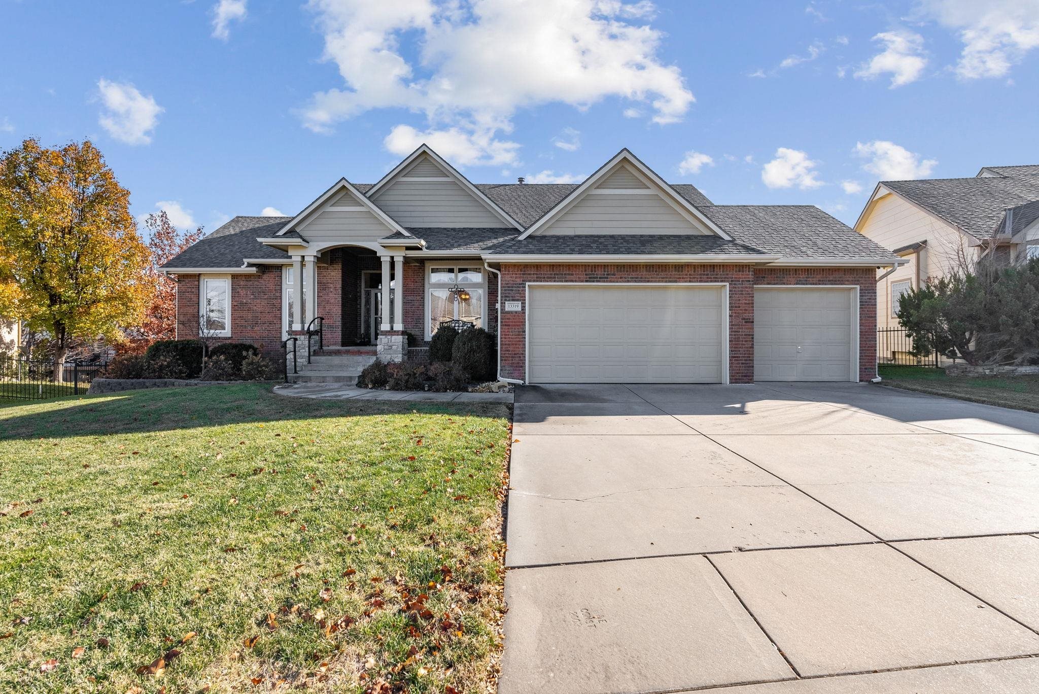 13319 E Castlewood Property Photo