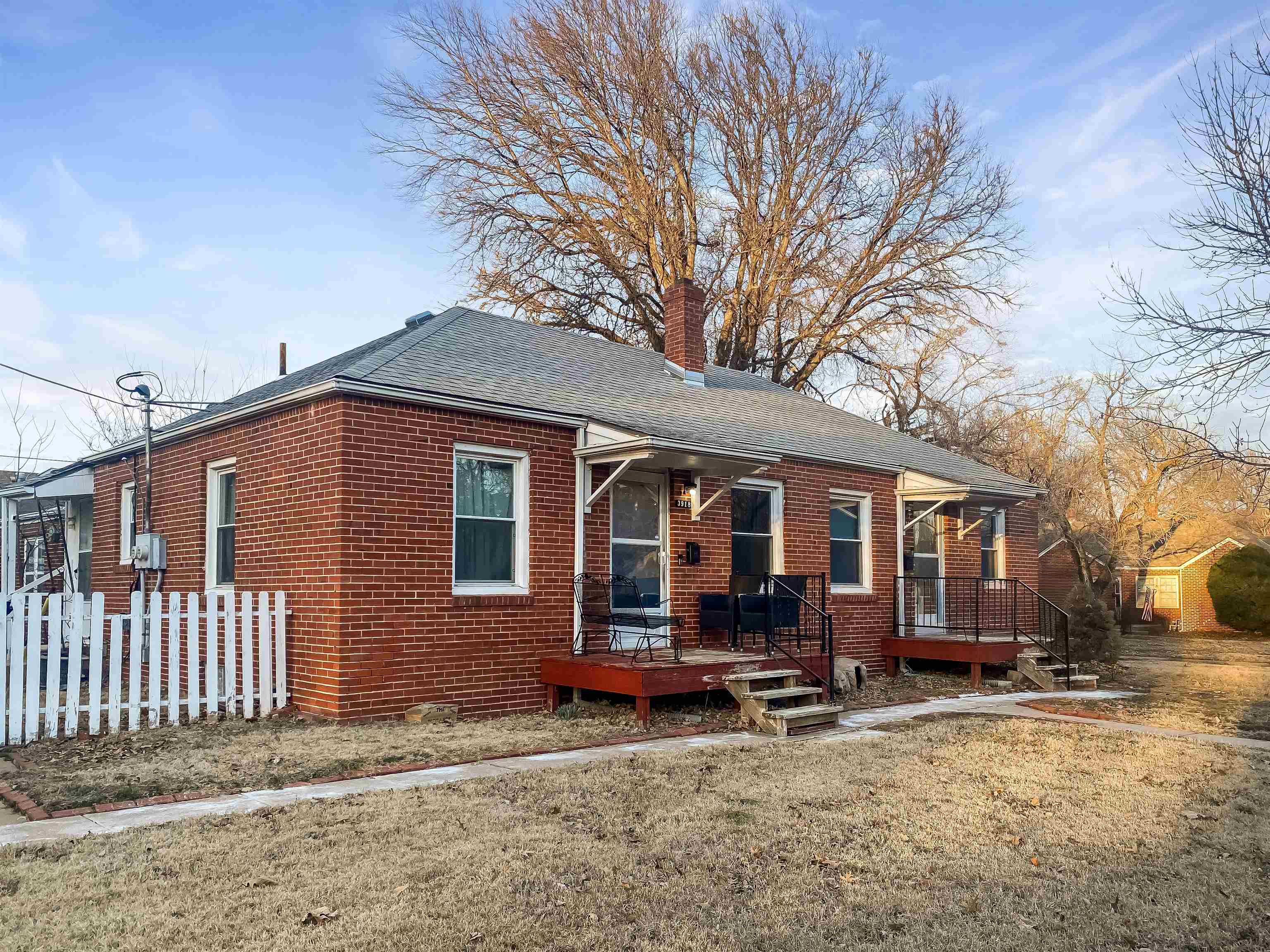 3918 E Orme St Property Photo