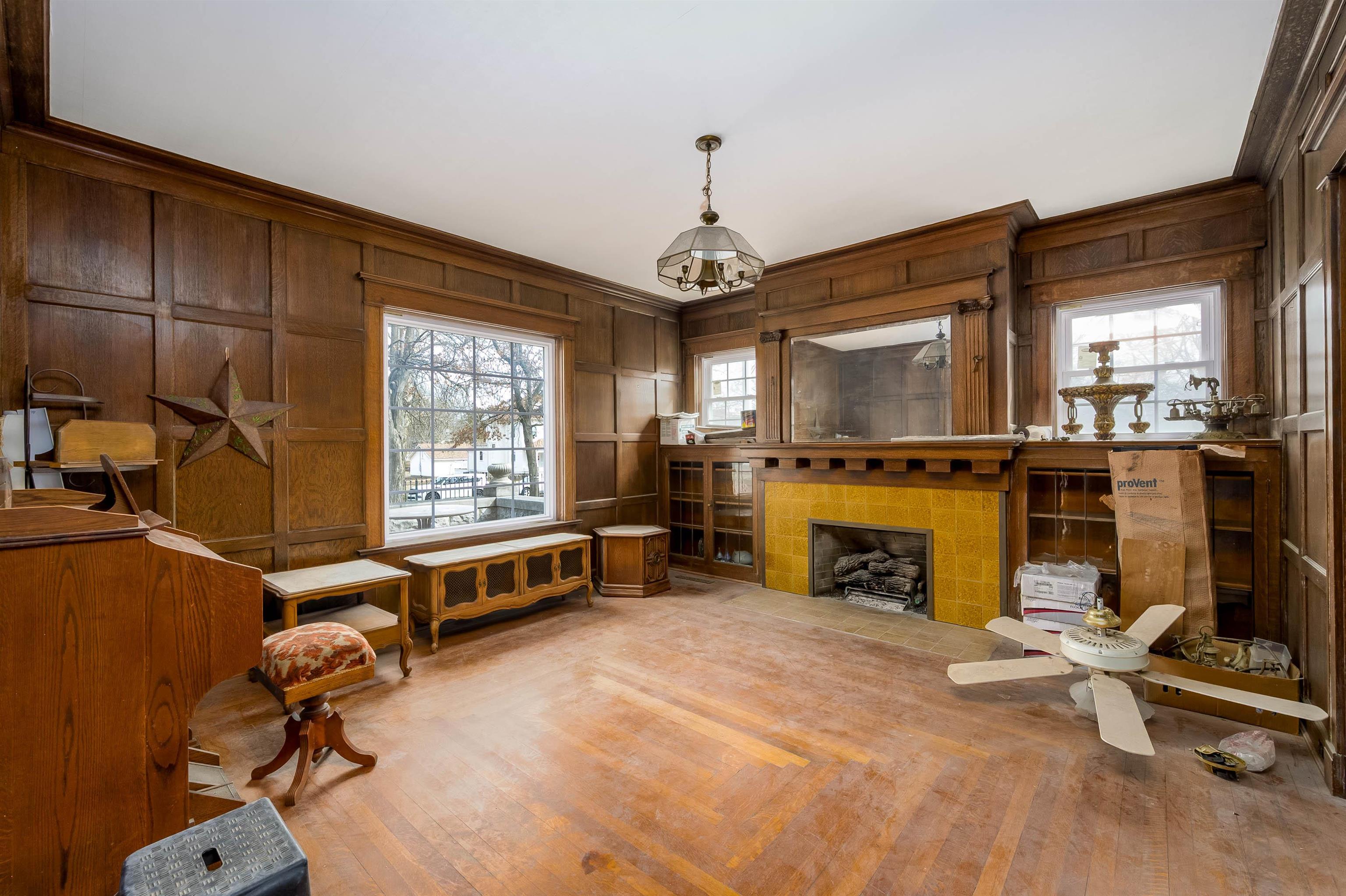 209 S Highland Ave Property Photo 5