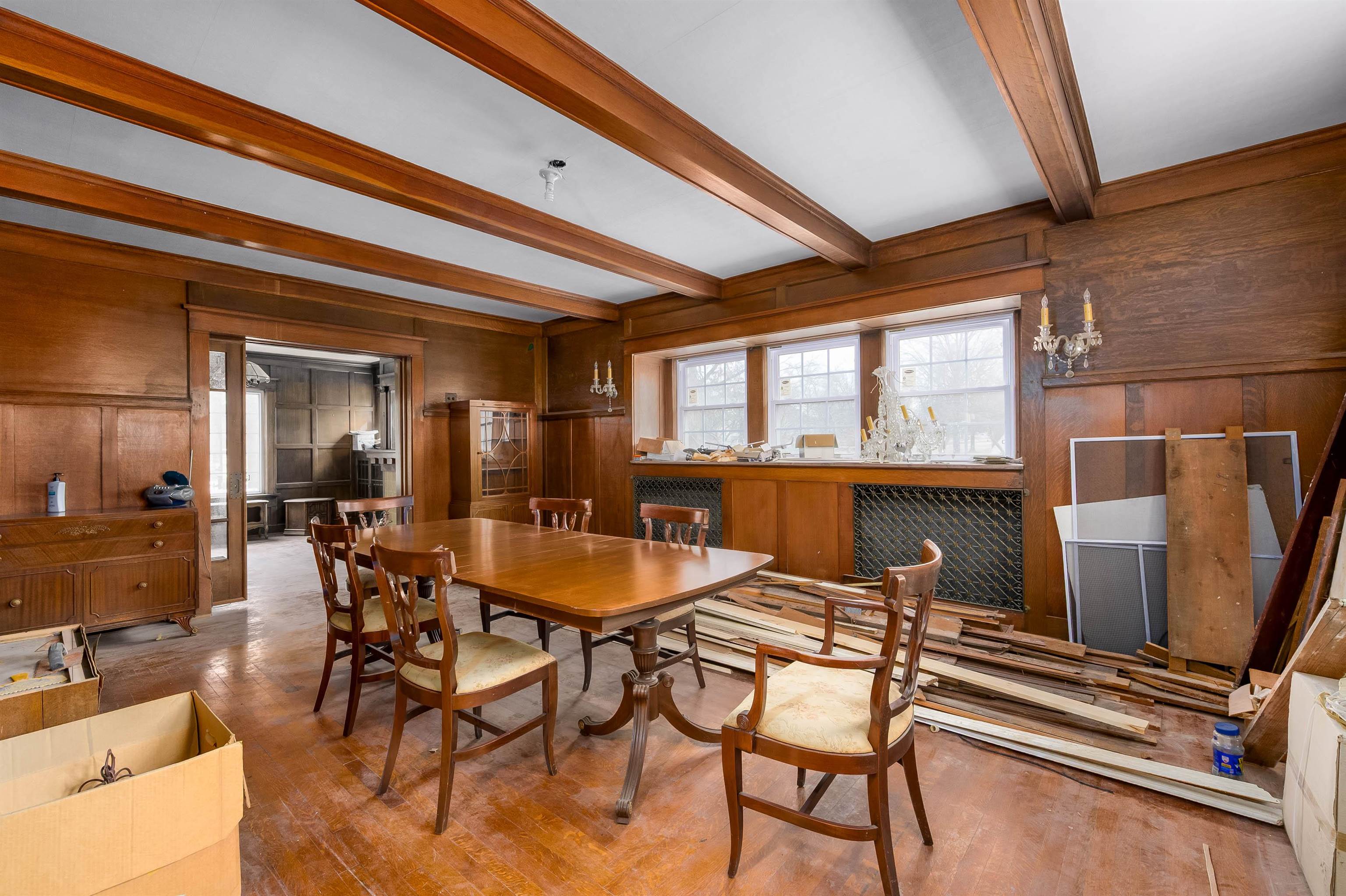 209 S Highland Ave Property Photo 6