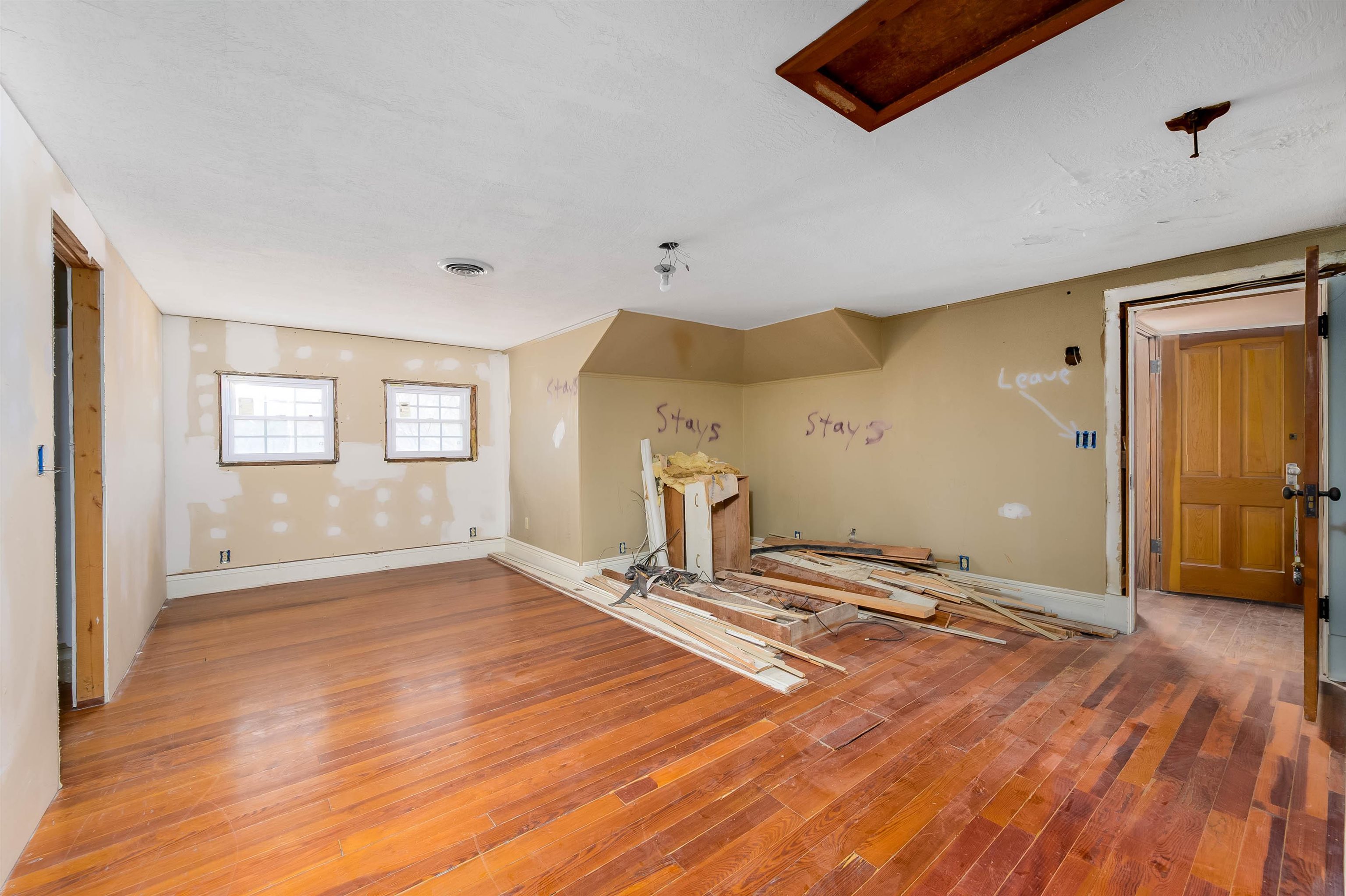 209 S Highland Ave Property Photo 14