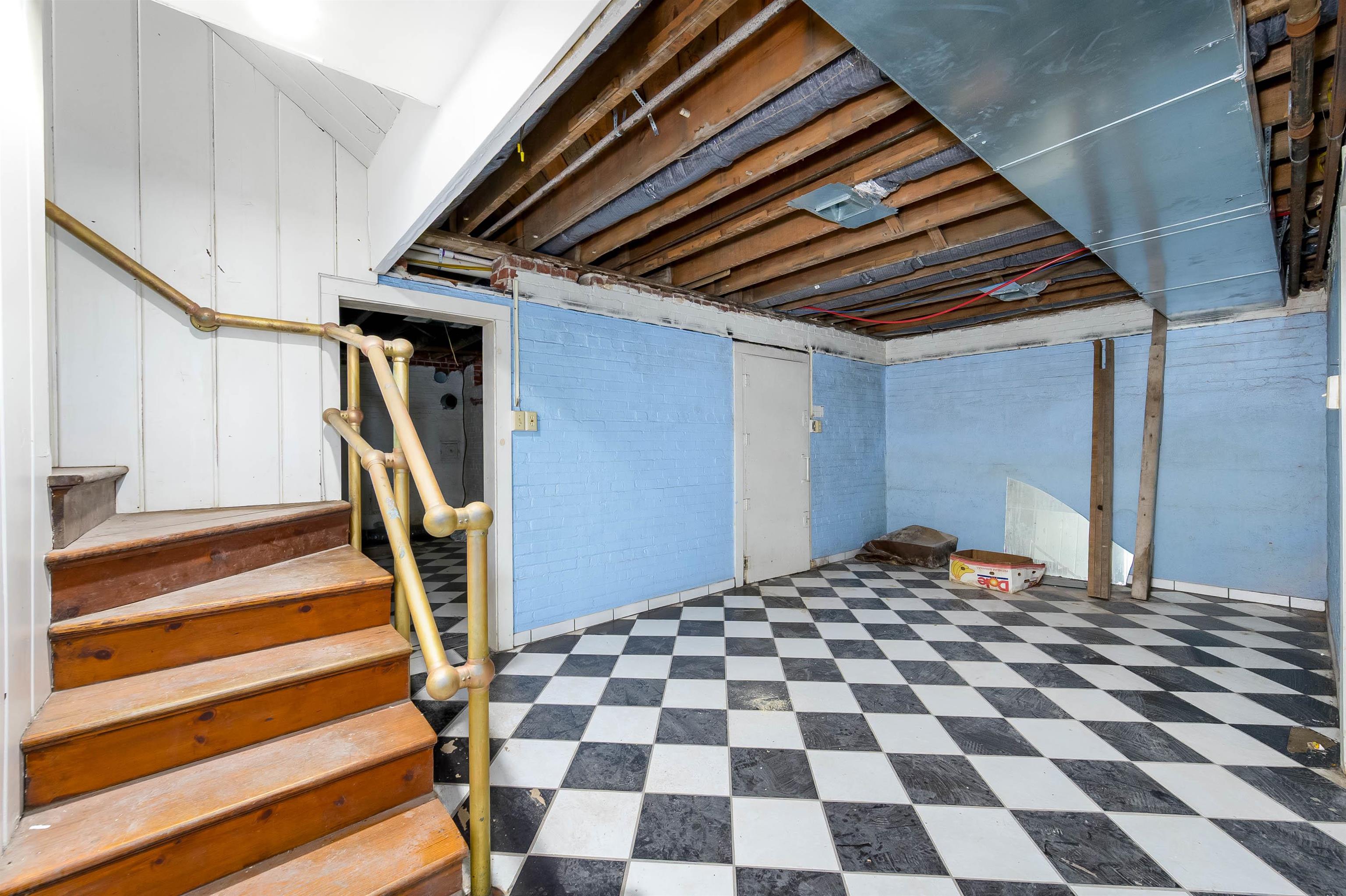 209 S Highland Ave Property Photo 15
