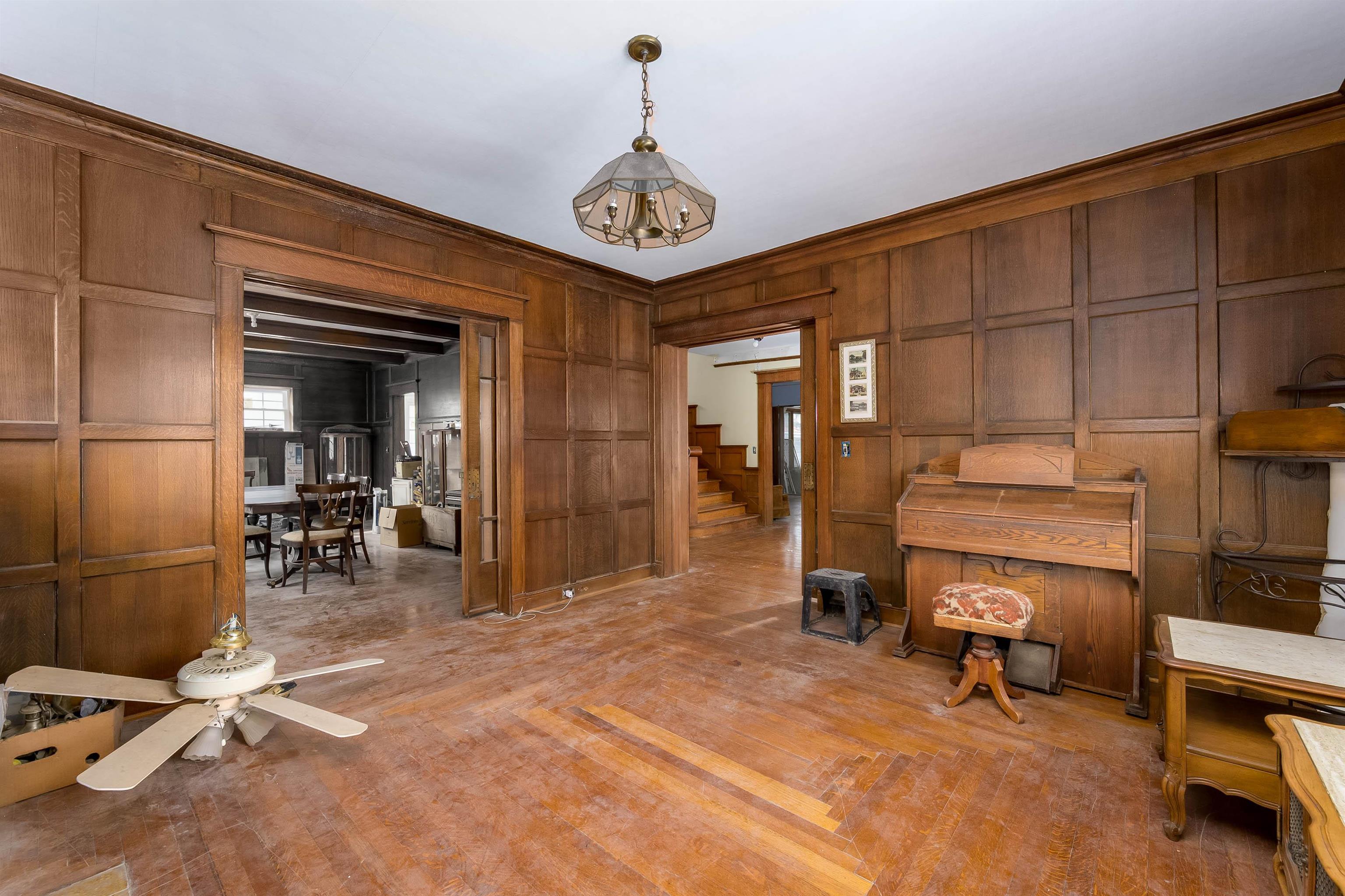 209 S Highland Ave Property Photo 32