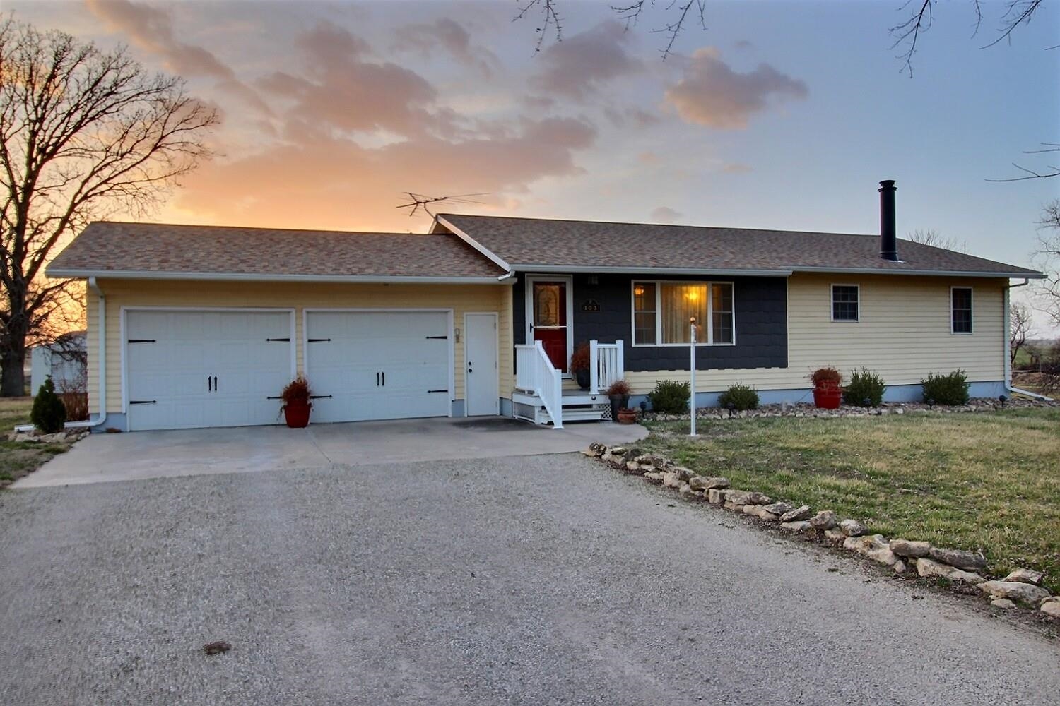 103 N Johnson Ave. Property Photo