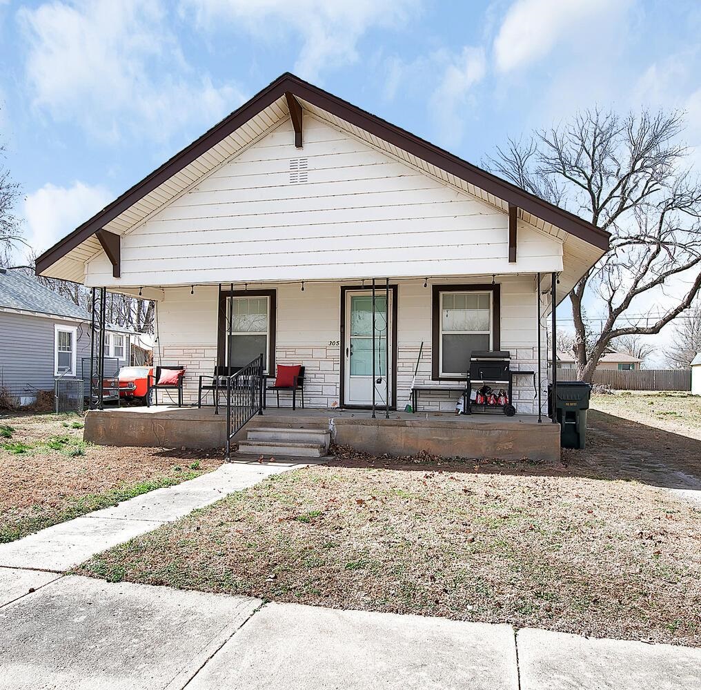 305 S Illinois Property Photo