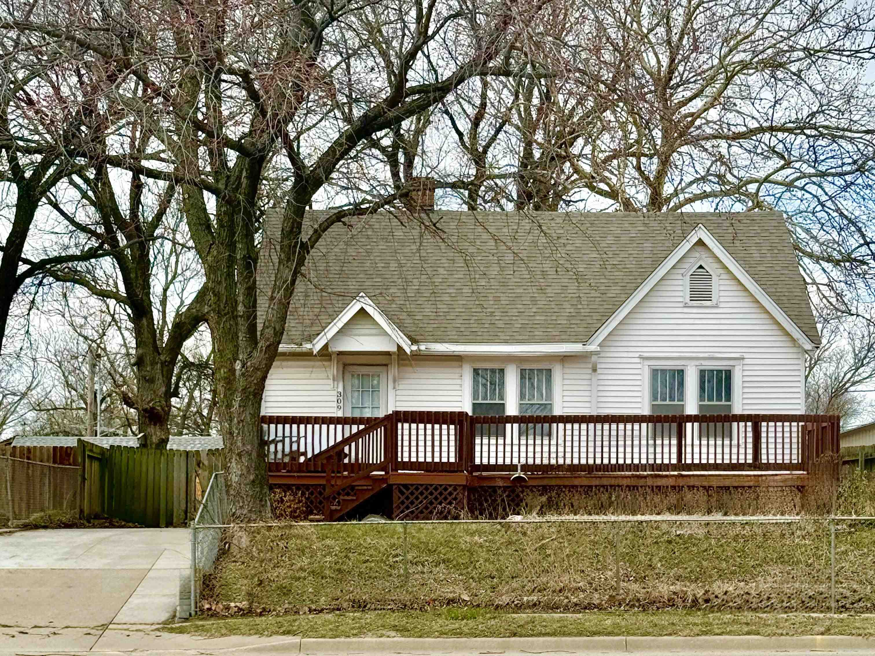 309 N 2nd Ave Property Photo