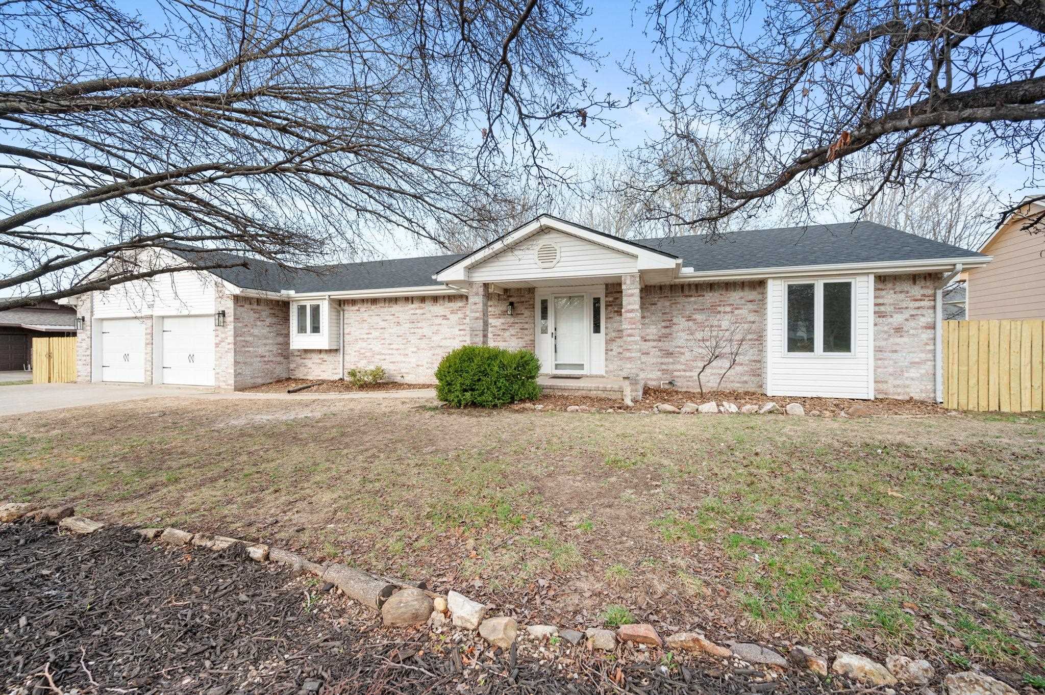 1315 S Ridgehurst Cir Property Photo