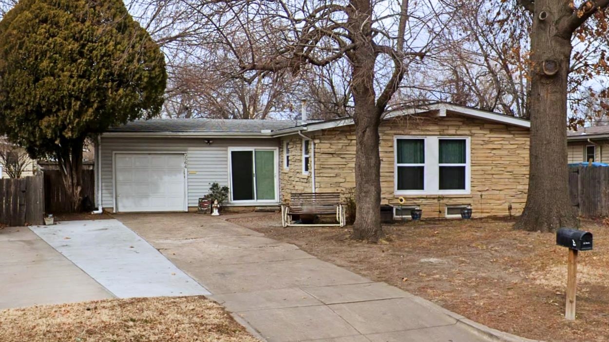 3564 W 11th St N Property Photo