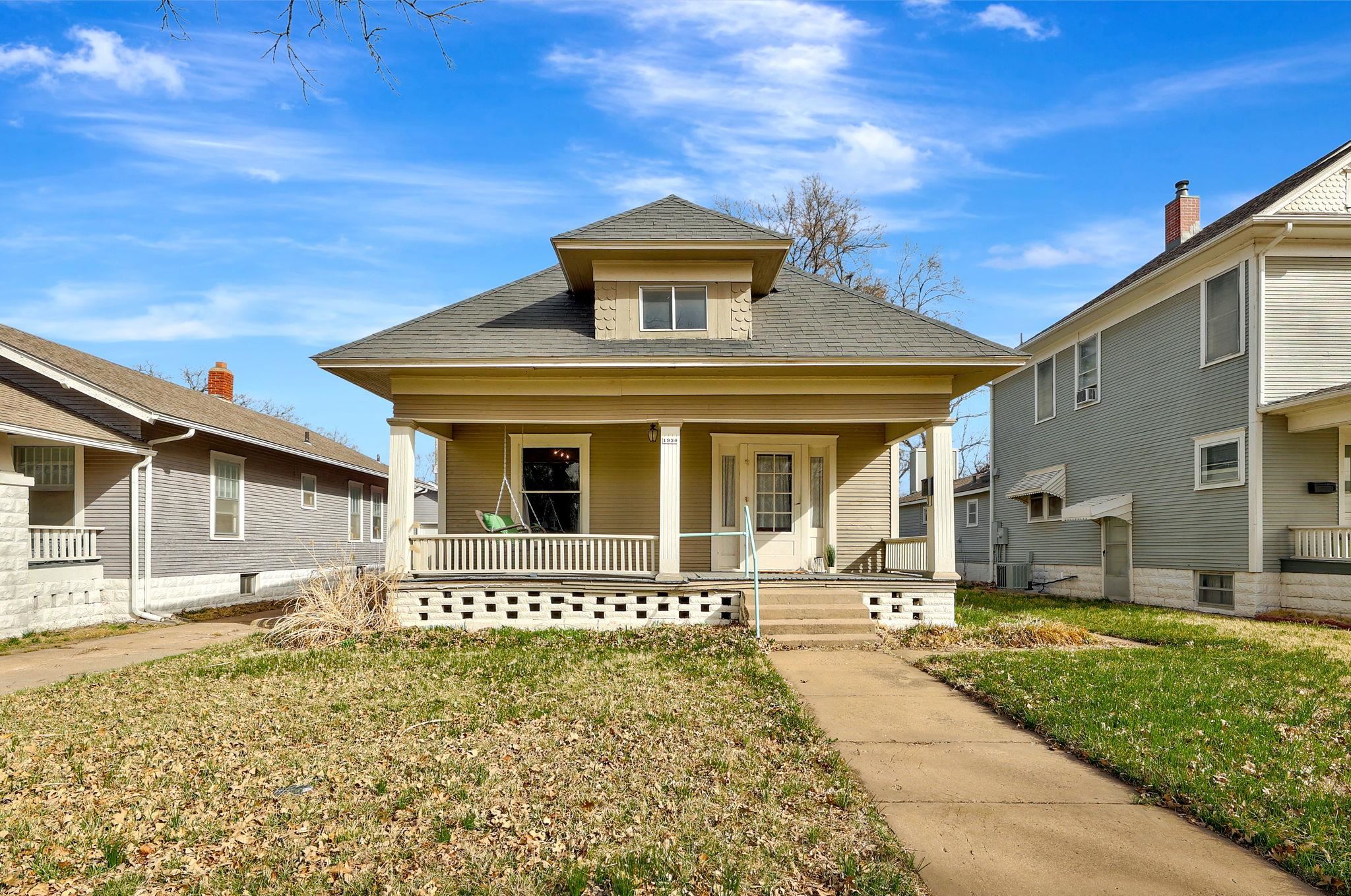 1930 W Mentor St Property Photo
