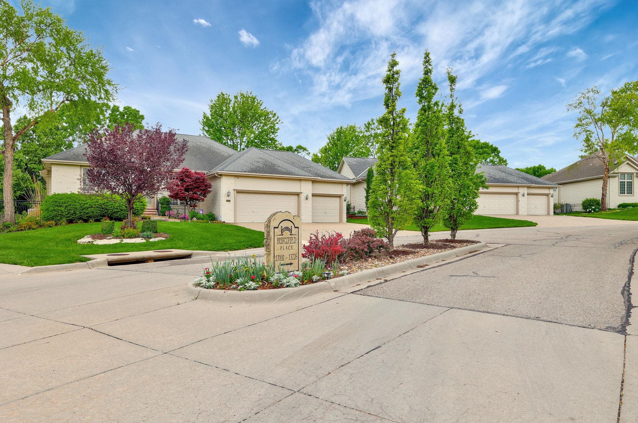 13201 E Bridgefield Pl Property Photo