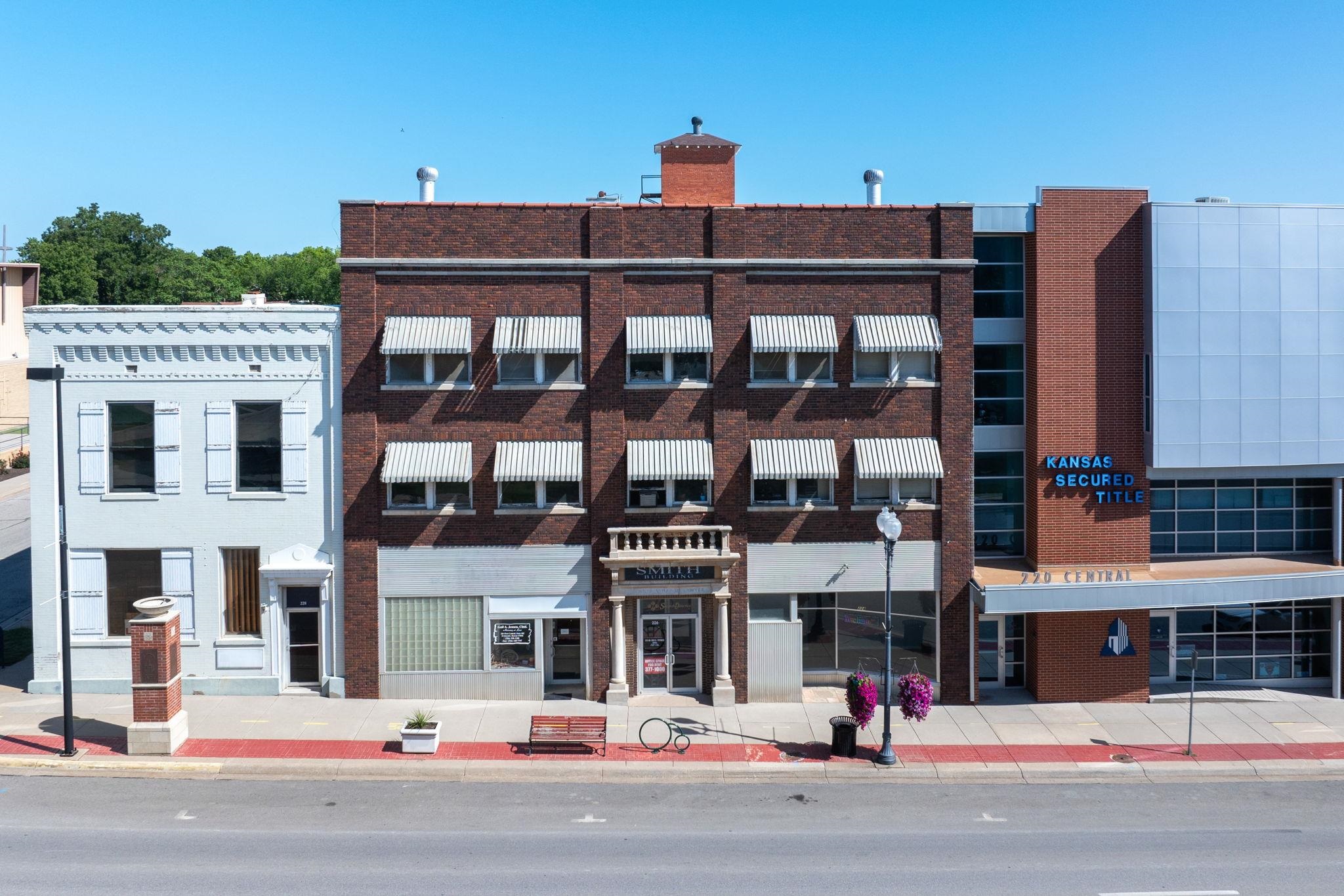 226 W Central Avenue Property Photo