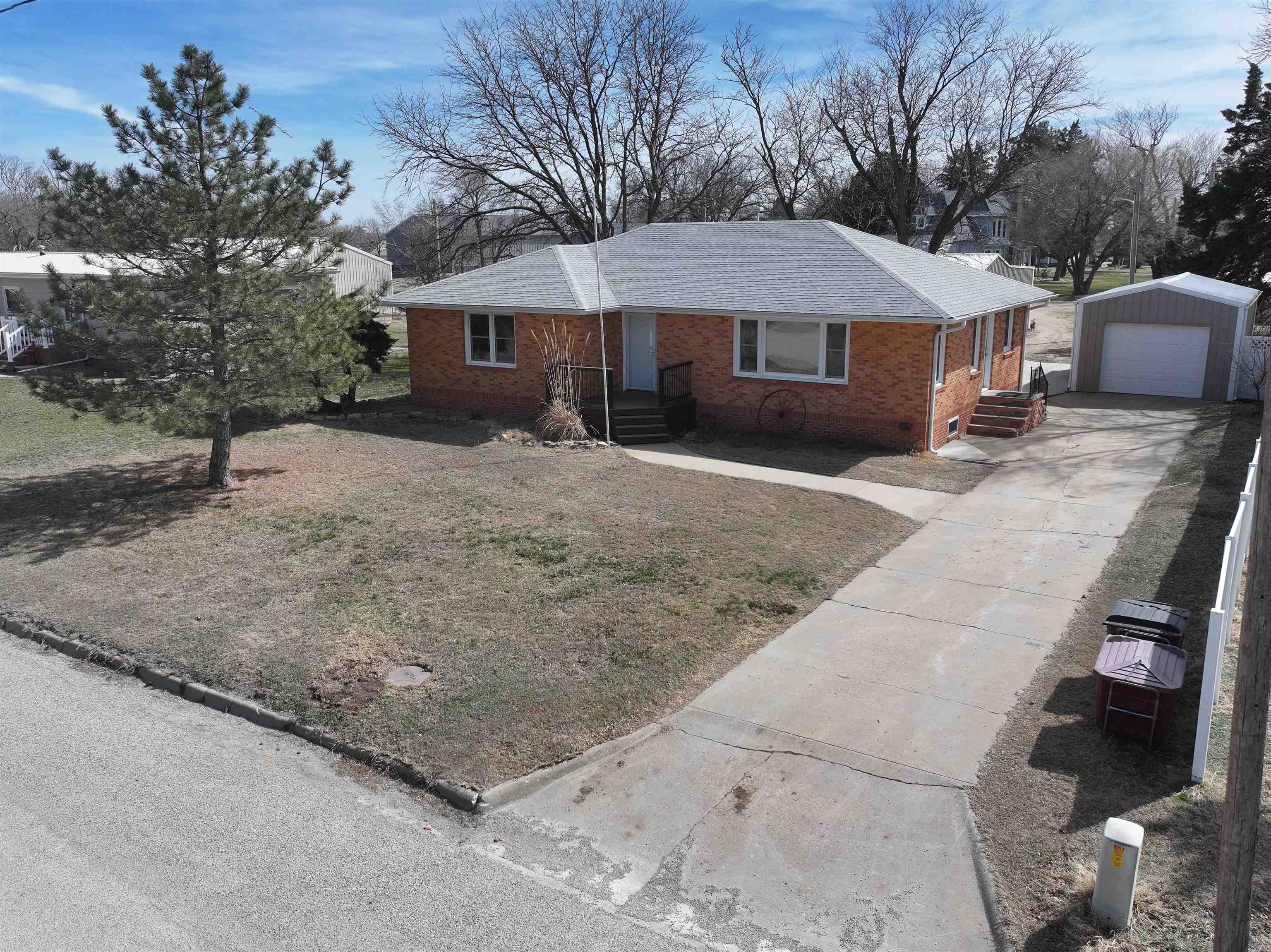 209 24th St Property Photo