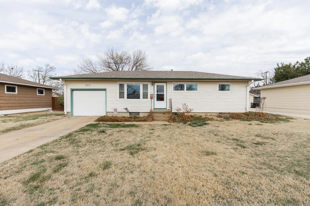 1317 Indian Rock Ln Property Photo 1
