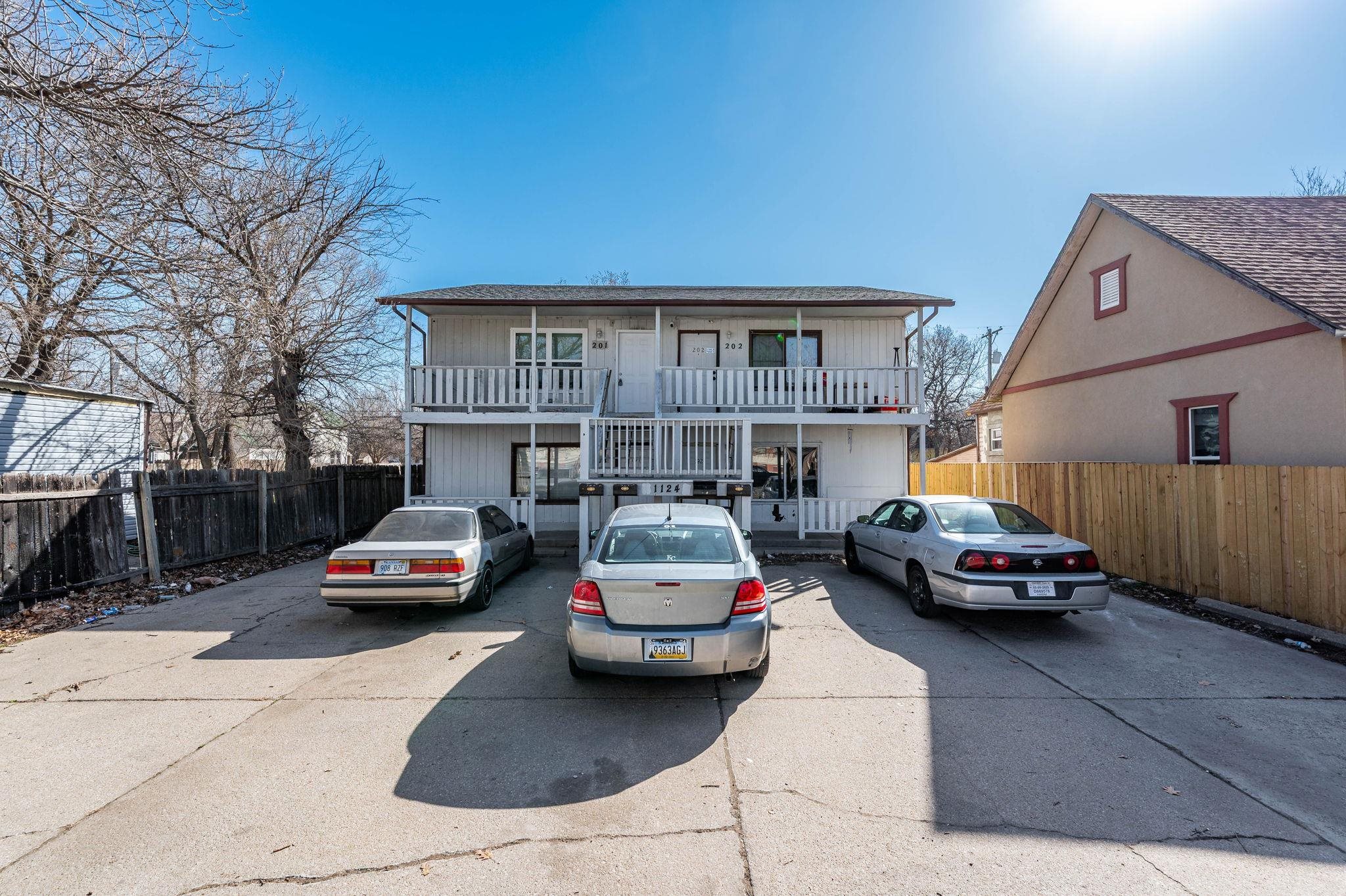 1124 S Topeka Ave Property Photo