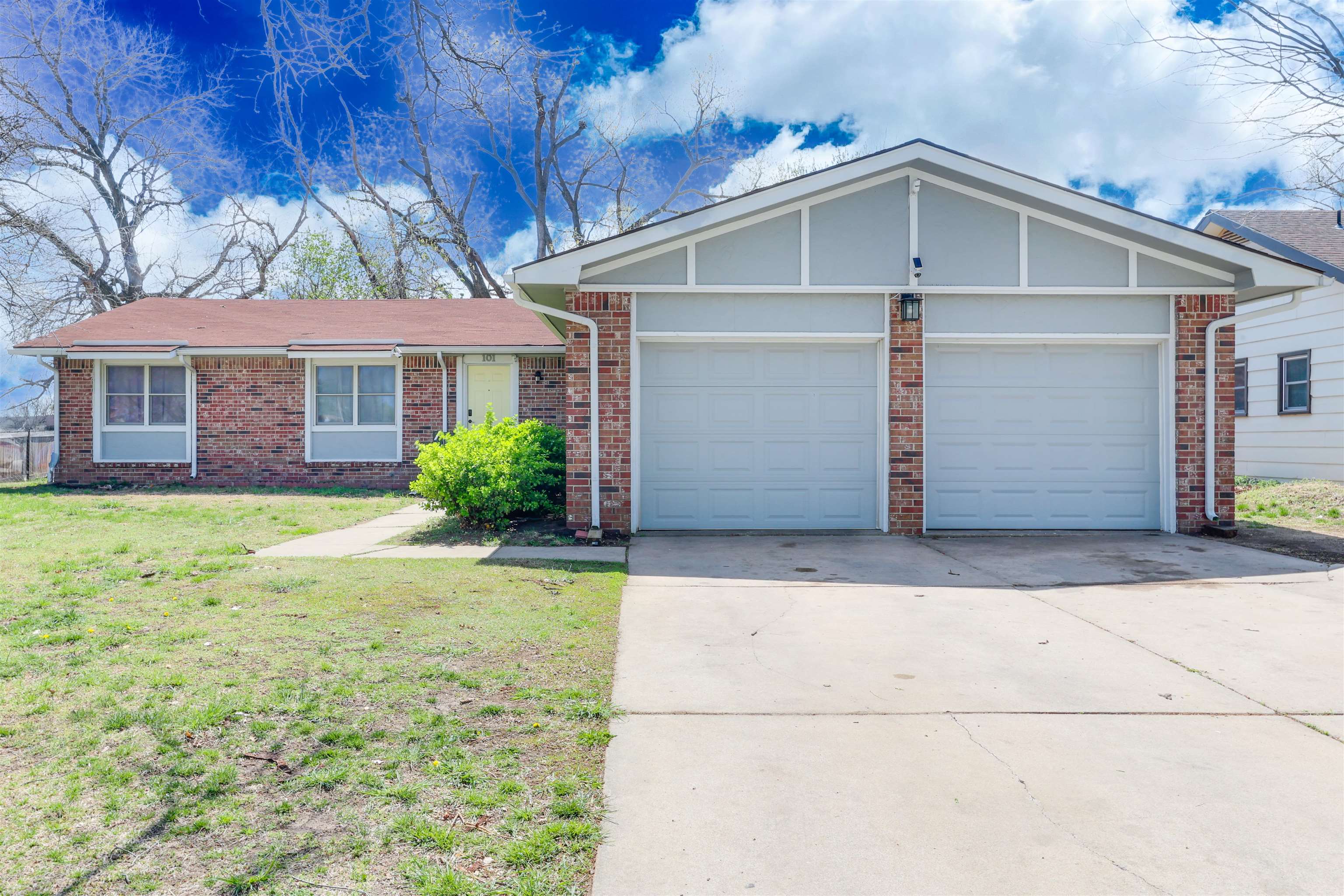 101 W Brazos Dr. Property Photo
