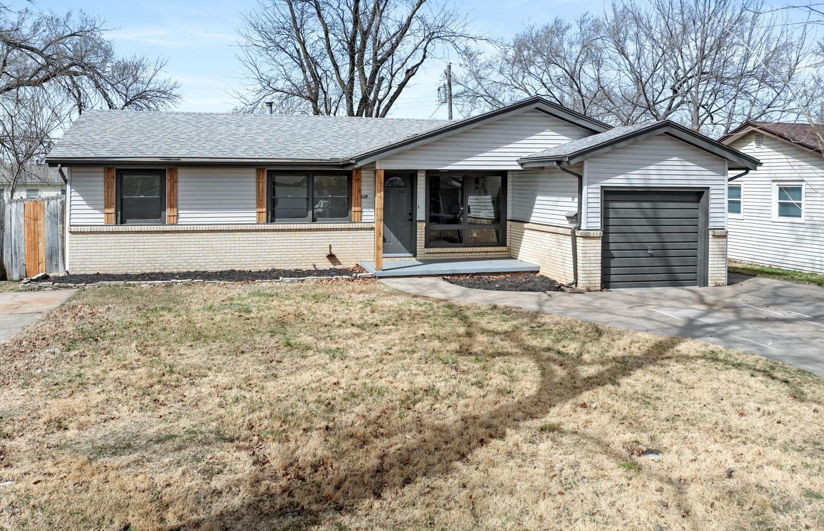6119 N Forestor Property Photo